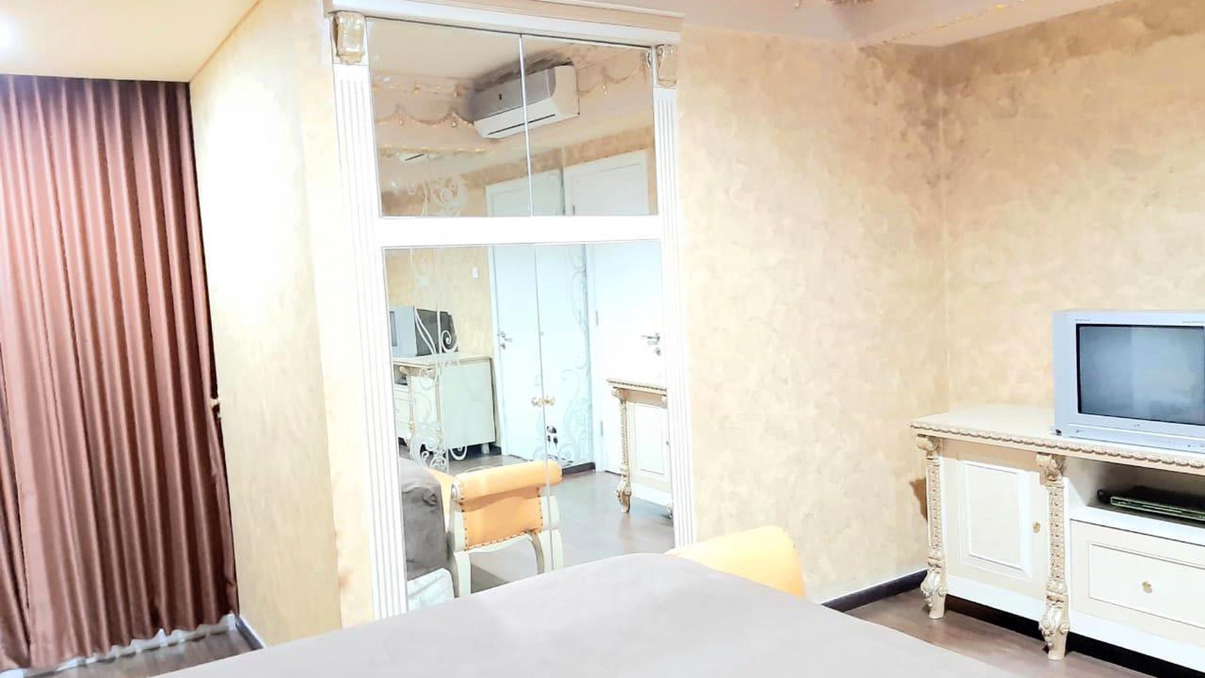 Jual Apartemen TRILLIUM (Lokasi Strategis di Pusat Kota, Depan Surabaya Plaza), Full Furnish, Design Interior Mewah & Elegant, View Kota & Suramadu