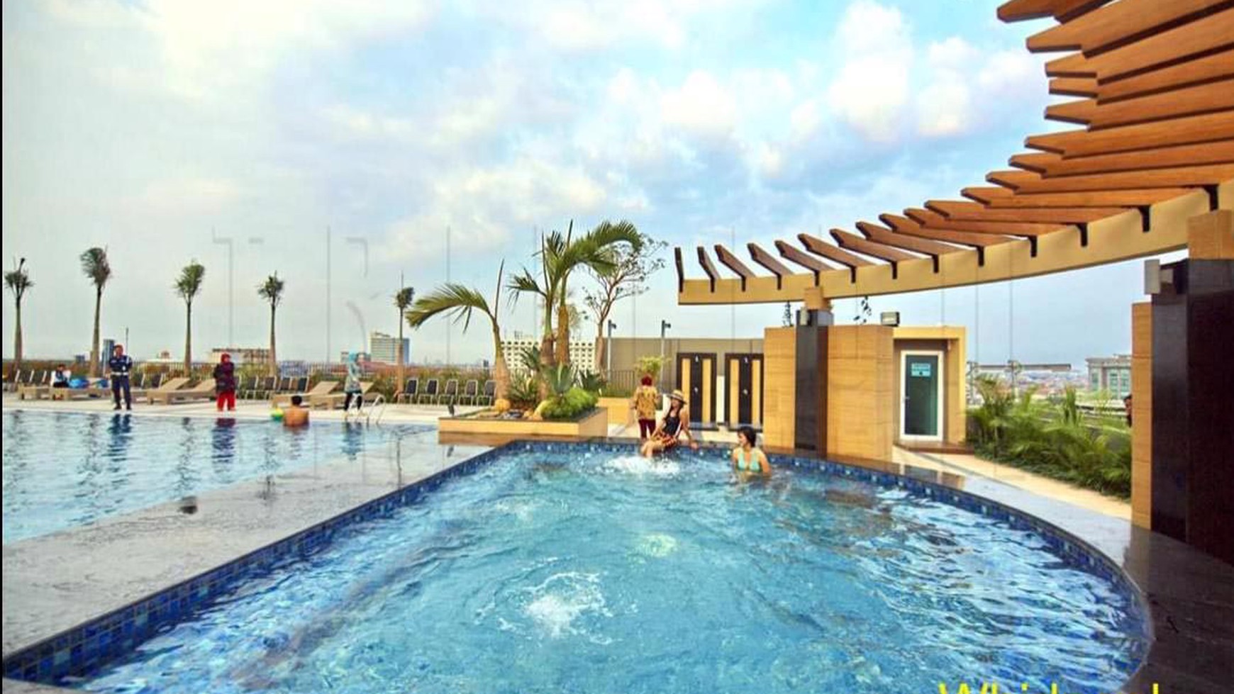 Jual Apartemen TRILLIUM (Lokasi Strategis di Pusat Kota, Depan Surabaya Plaza), Full Furnish, Design Interior Mewah & Elegant, View Kota & Suramadu
