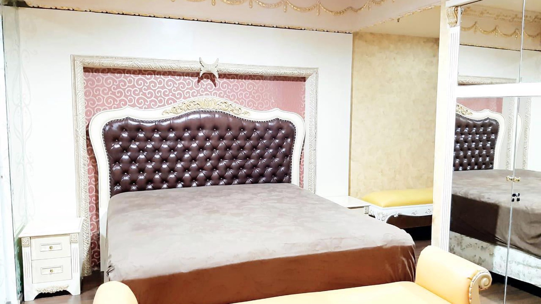 Jual Apartemen TRILLIUM (Lokasi Strategis di Pusat Kota, Depan Surabaya Plaza), Full Furnish, Design Interior Mewah & Elegant, View Kota & Suramadu