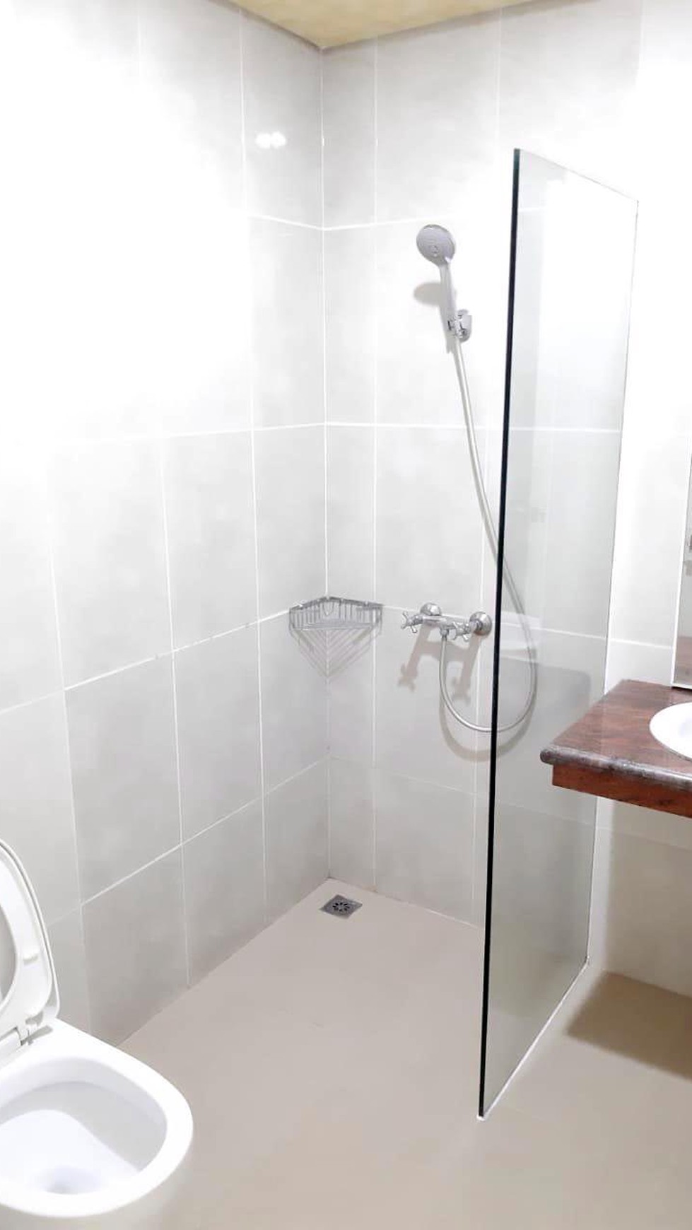 Jual Apartemen TRILLIUM (Lokasi Strategis di Pusat Kota, Depan Surabaya Plaza), Full Furnish, Design Interior Mewah & Elegant, View Kota & Suramadu