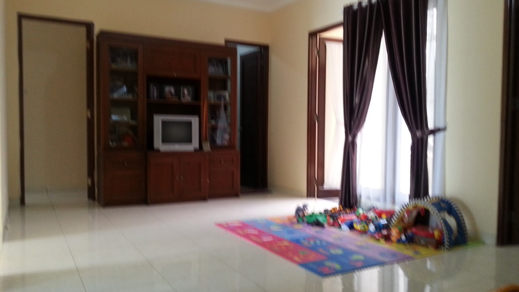 Di Sewakan rumah bagus, siap huni, di Emerald Residence, Bintaro Jaya, Sektor 9, TangSel.