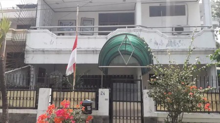 Rumah Megah Posisi Hook Di Grogol