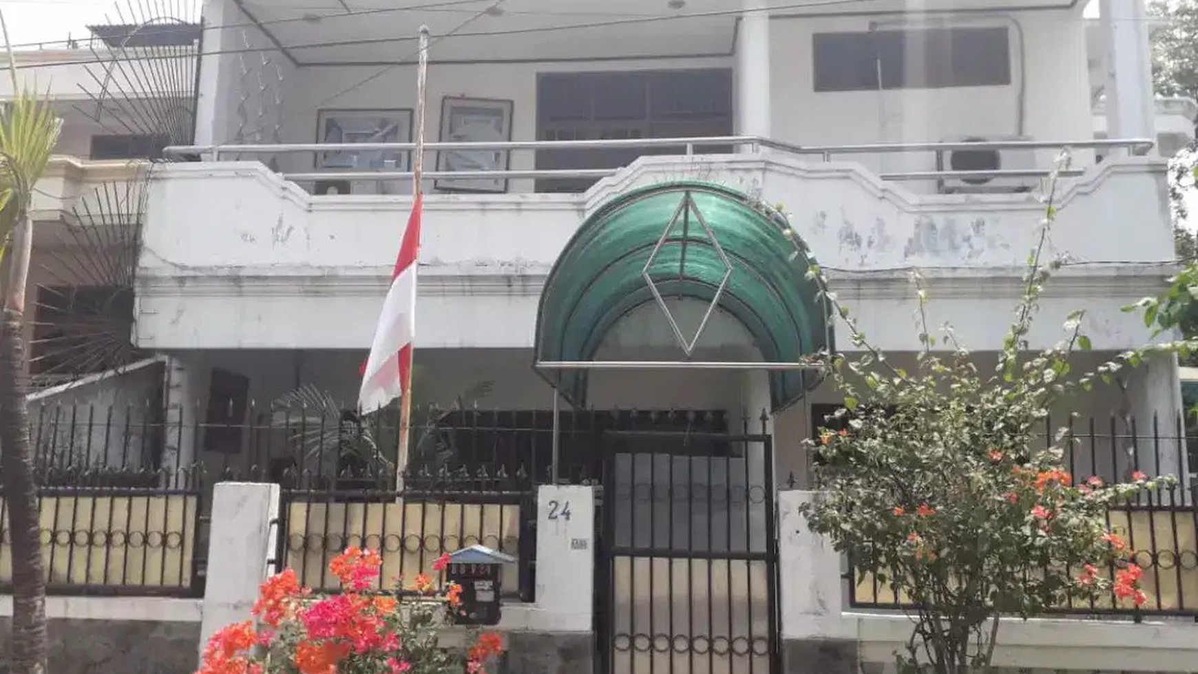 Rumah Megah Posisi Hook Di Grogol