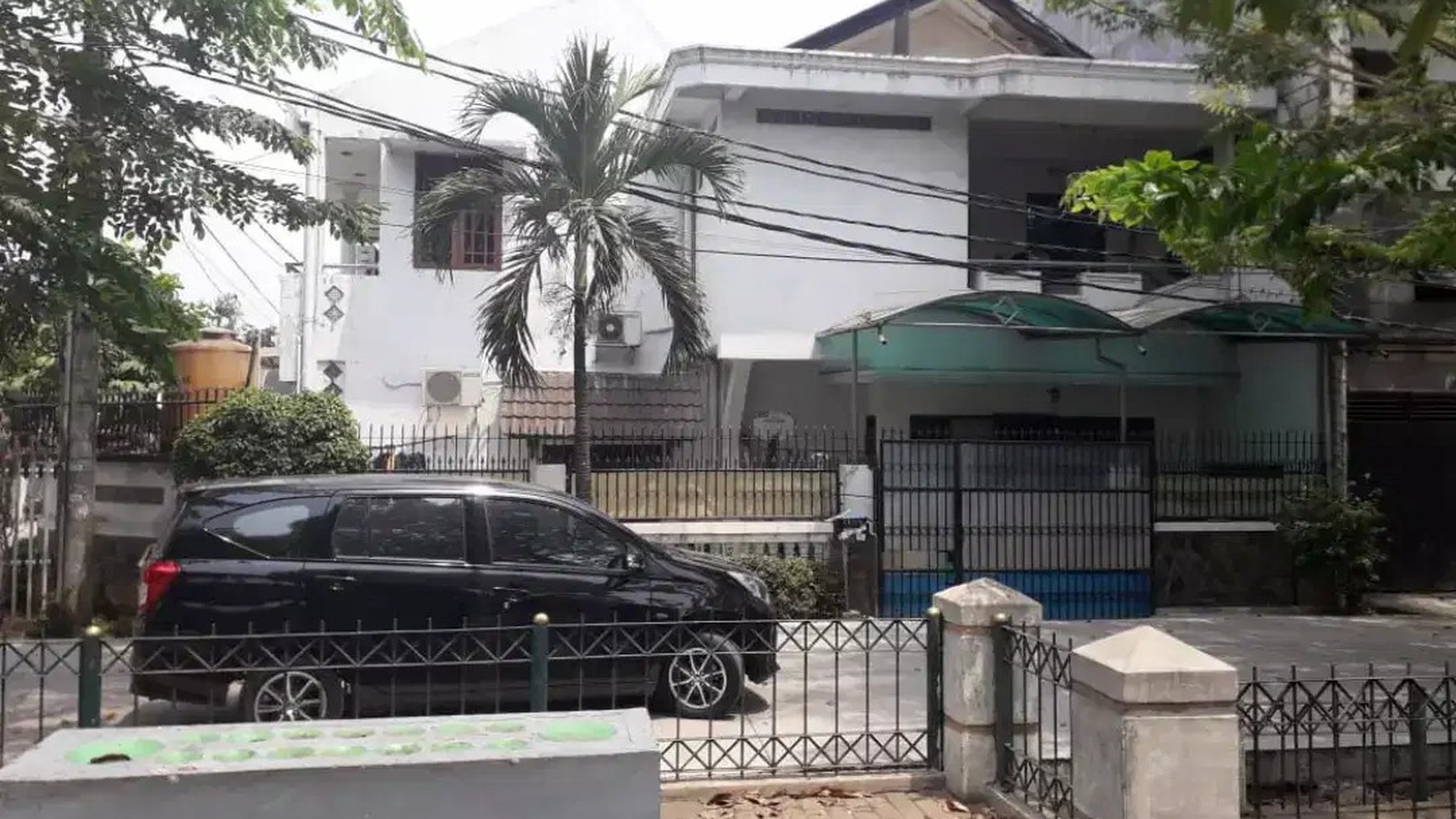 Rumah Megah Posisi Hook Di Grogol
