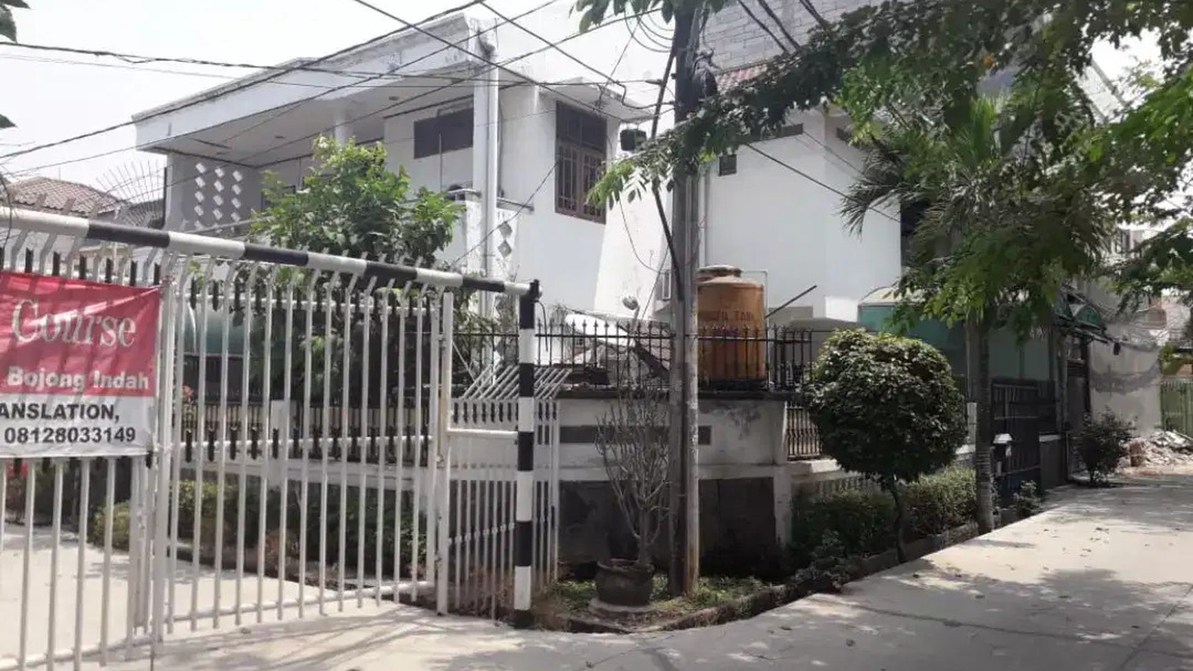 Rumah Megah Posisi Hook Di Grogol