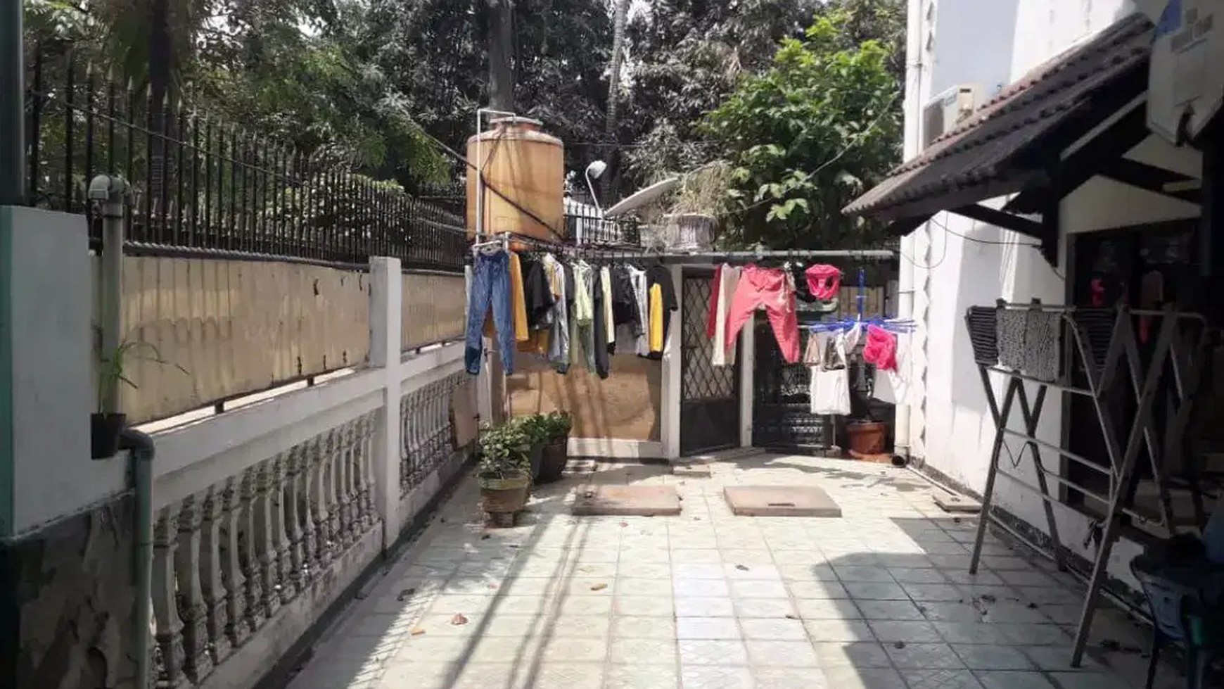 Rumah Megah Posisi Hook Di Grogol