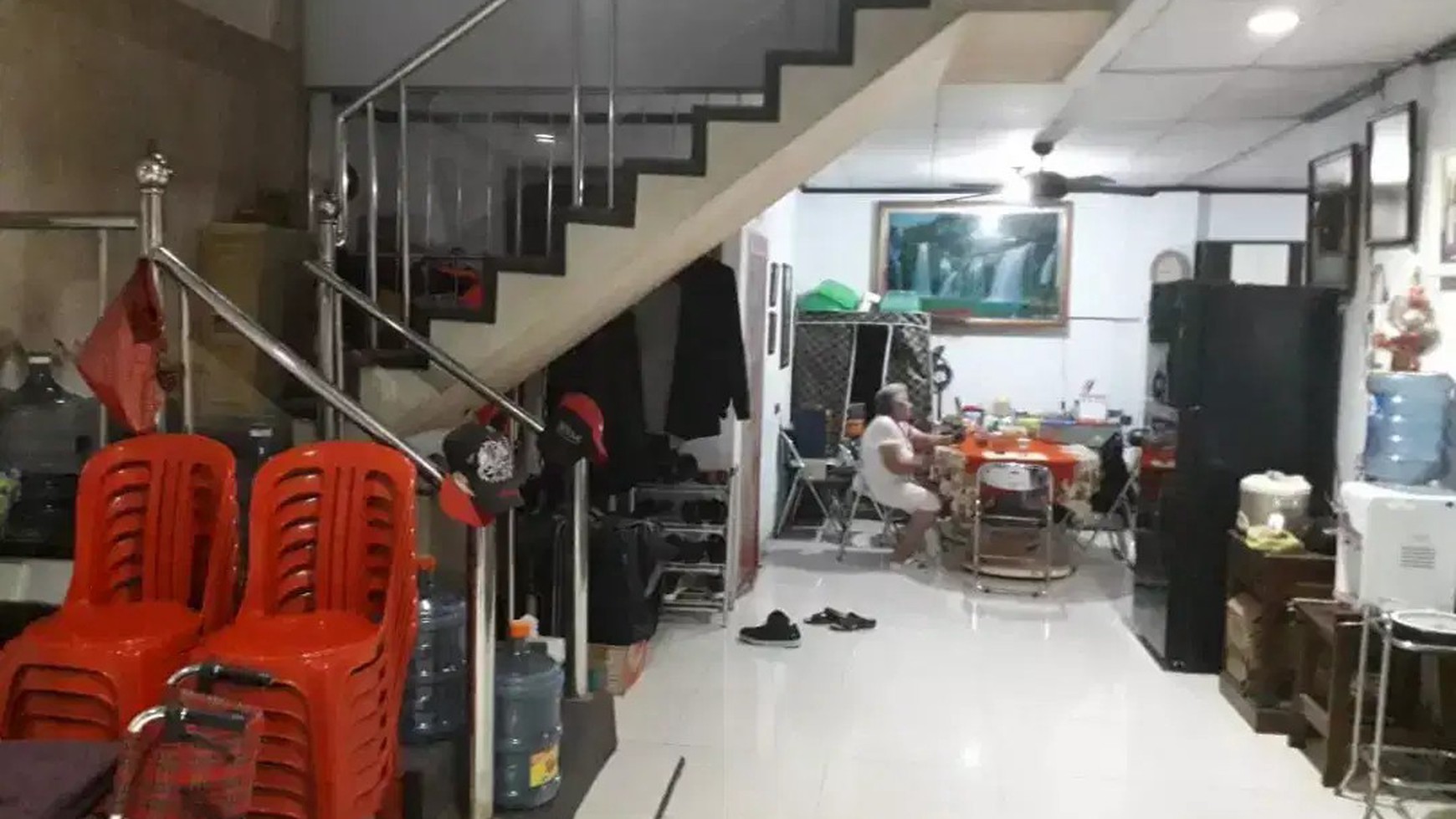 Rumah Megah Posisi Hook Di Grogol