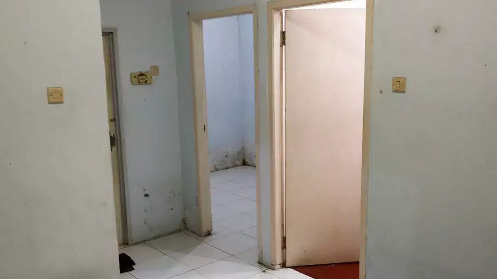 Rumah Hook, Tanah Luas, Harga Miring Di Sawangan