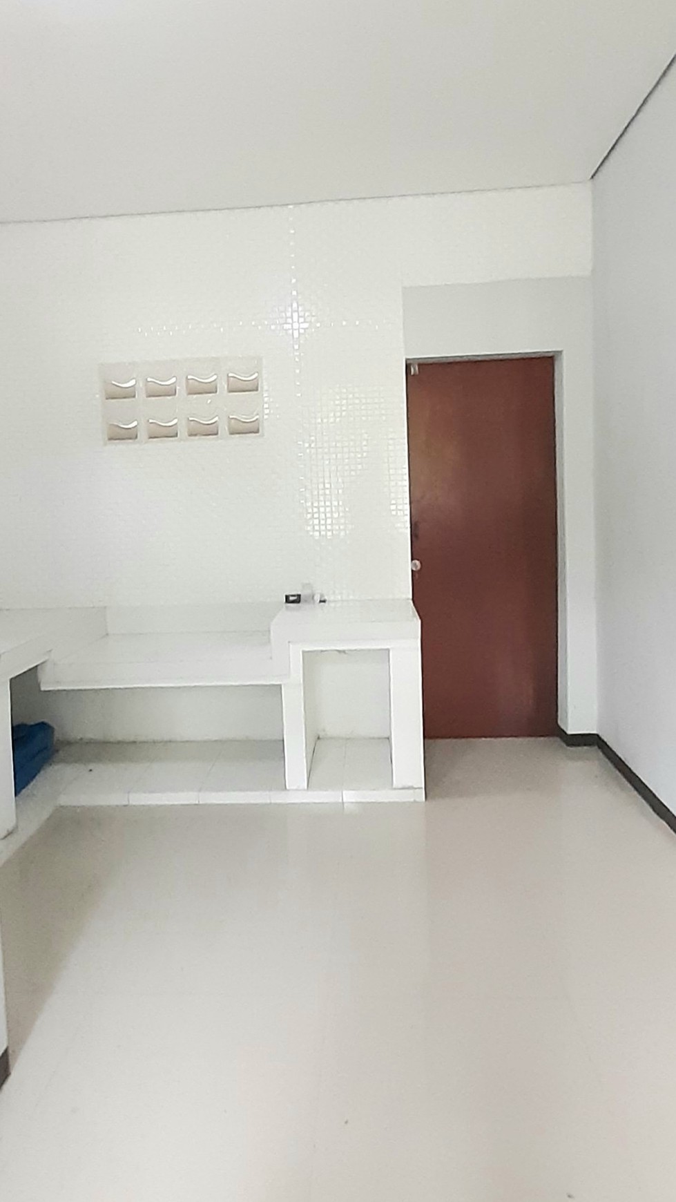 Rumah Modern Klasik luas 160m harga 70 Jt/Thn di Kawasan Sektor 9 Bintaro Jaya
