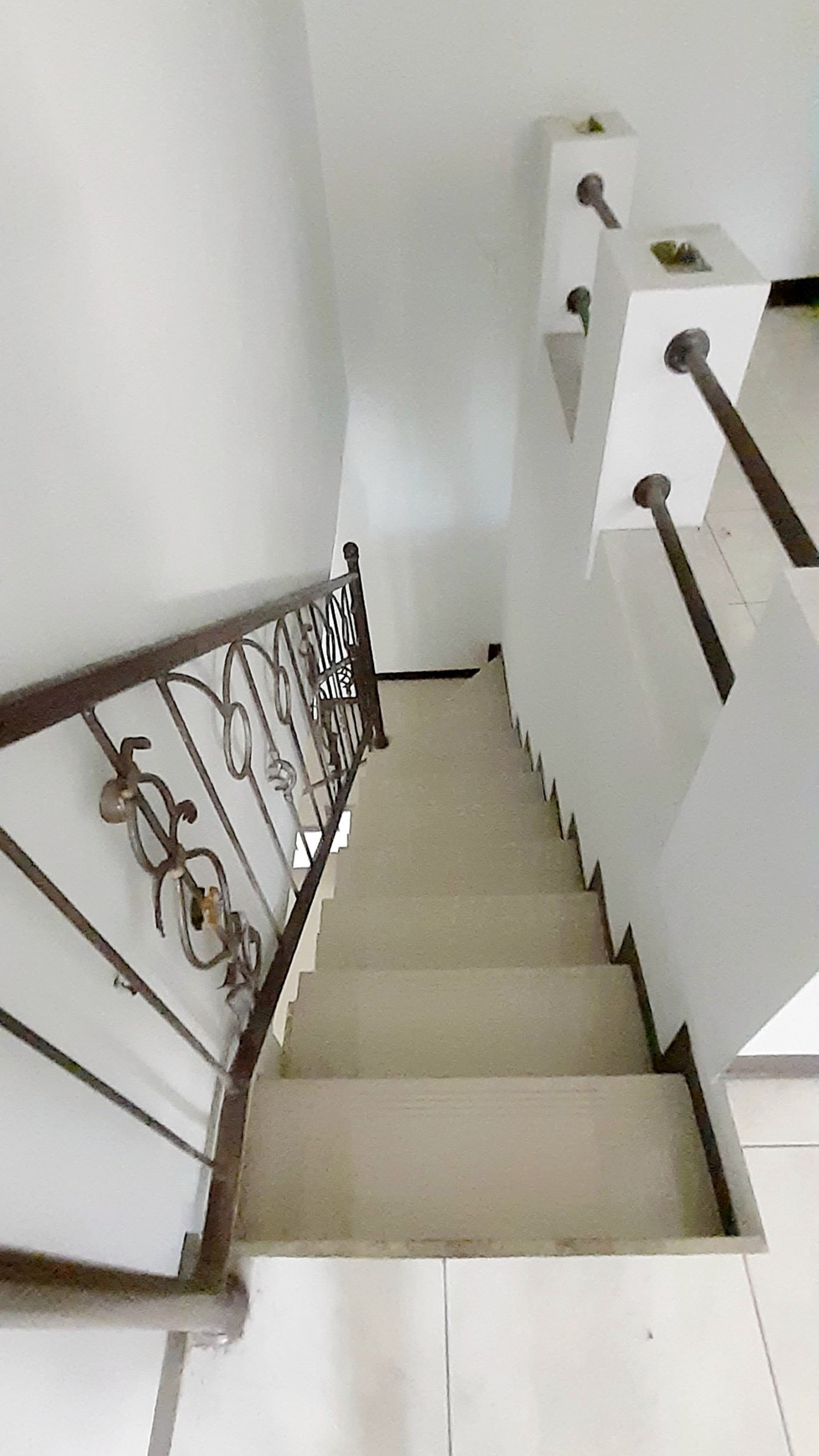 Rumah Modern Klasik luas 160m harga 70 Jt/Thn di Kawasan Sektor 9 Bintaro Jaya