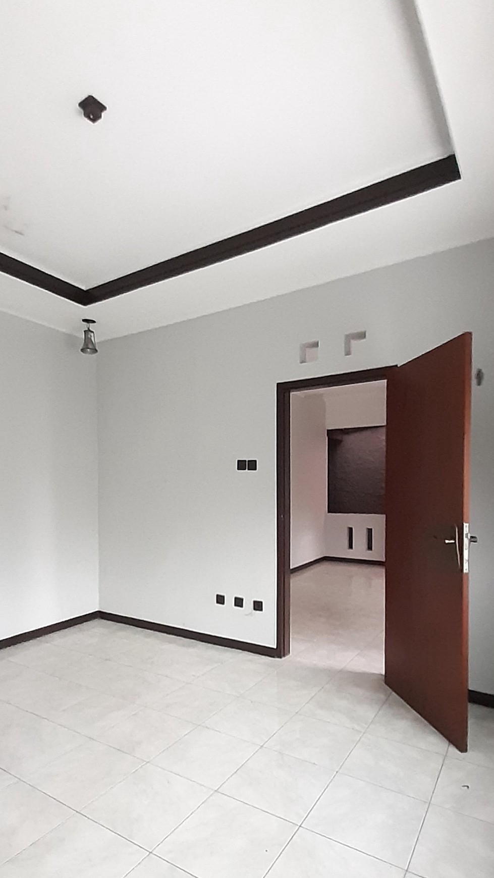Rumah Modern Klasik luas 160m harga 70 Jt/Thn di Kawasan Sektor 9 Bintaro Jaya