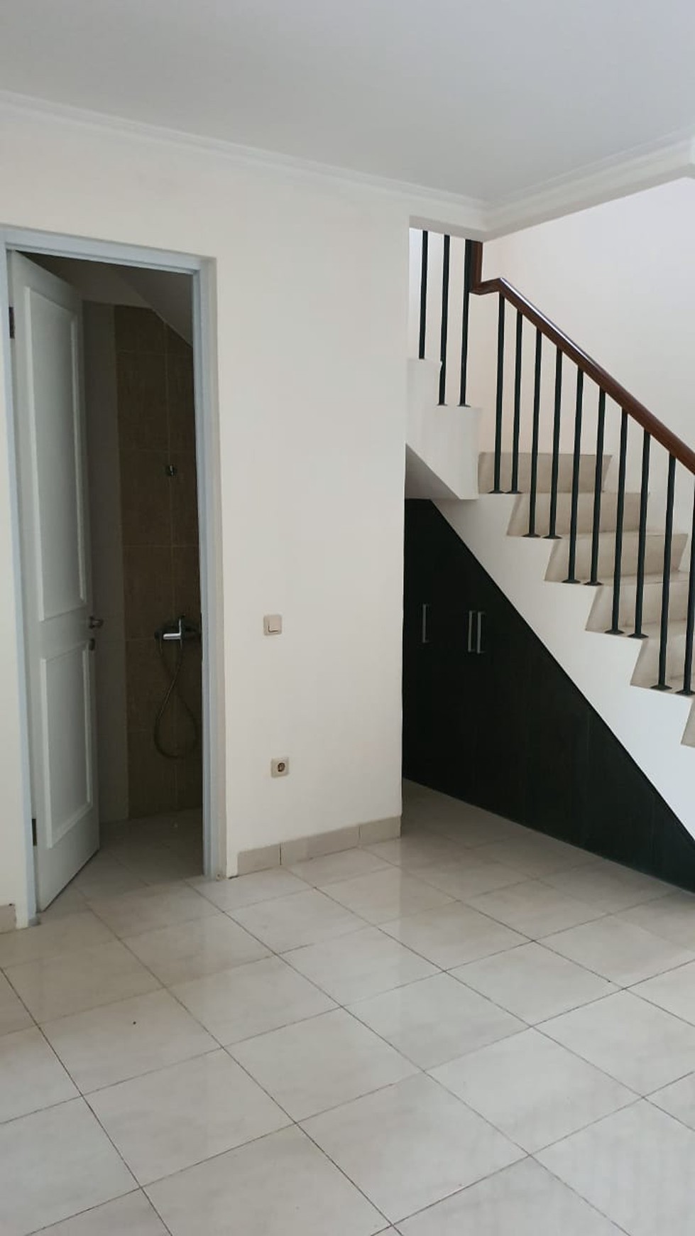 Disewakan Rumah di JL. Ventura - Rolling Hills - Lippo Karawaci