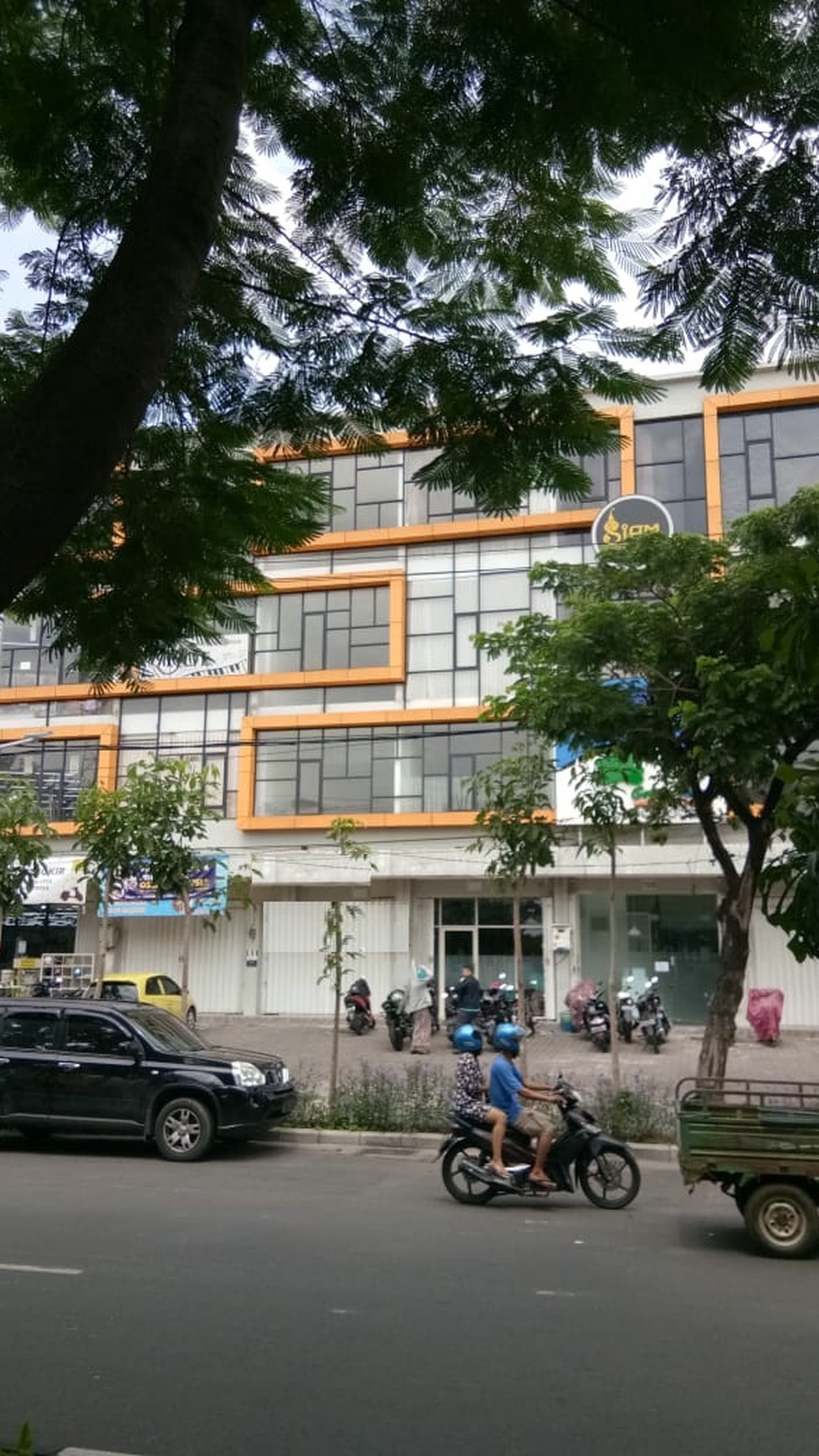 Ruko 4 lantai raya Dharmahusada