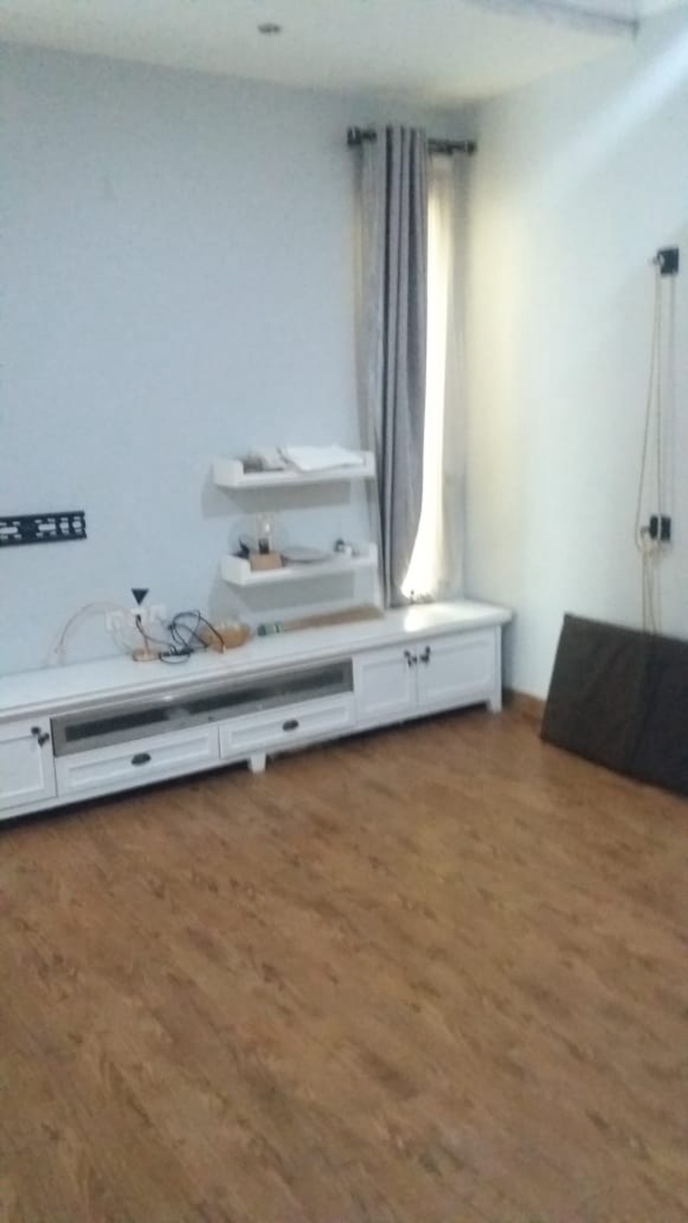 Rumah 2 Lantai Semi Furnish Di Mitra Gading Villa, Luas 7x15m2