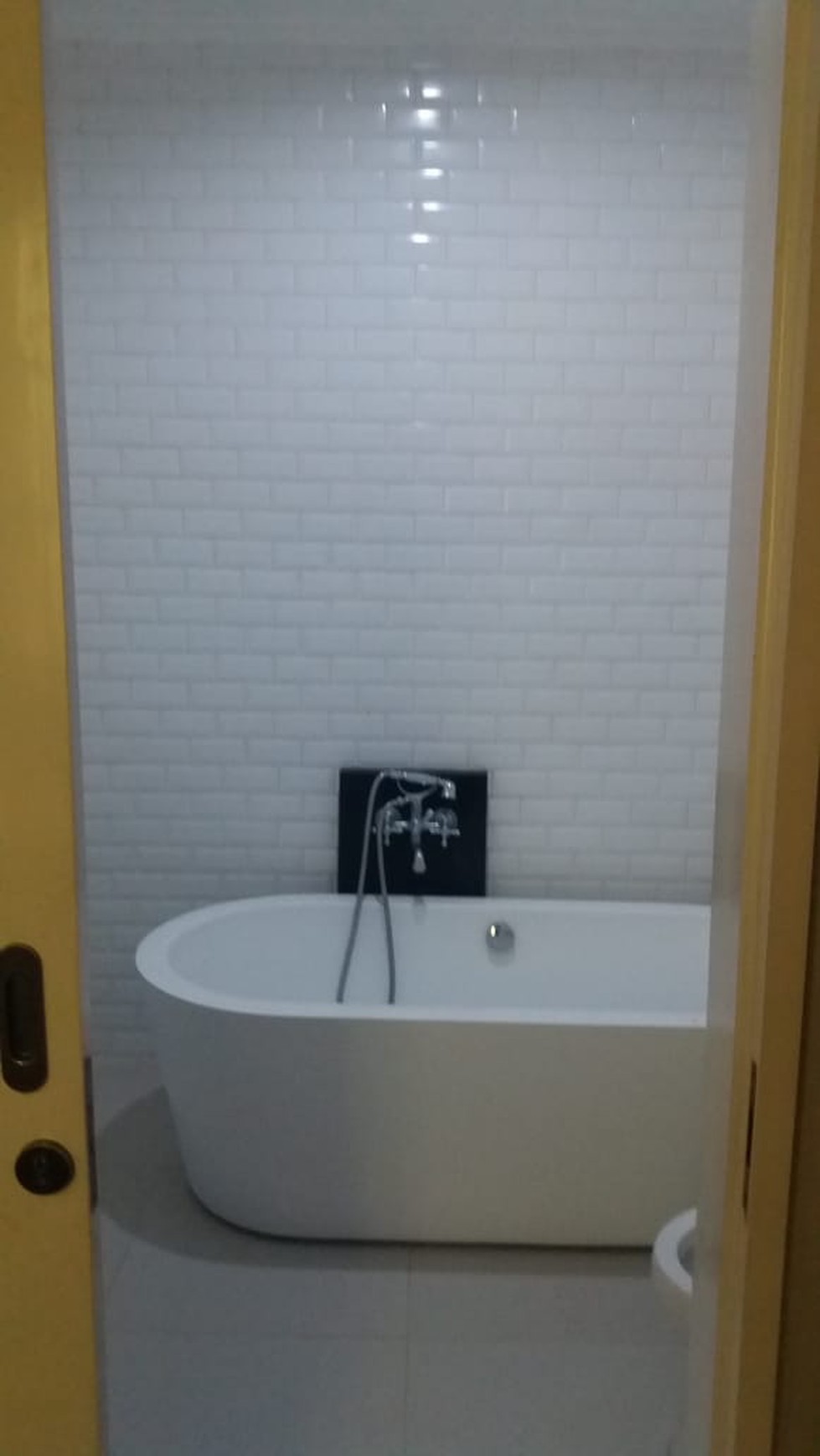 Rumah 2 Lantai Semi Furnish Di Mitra Gading Villa, Luas 7x15m2