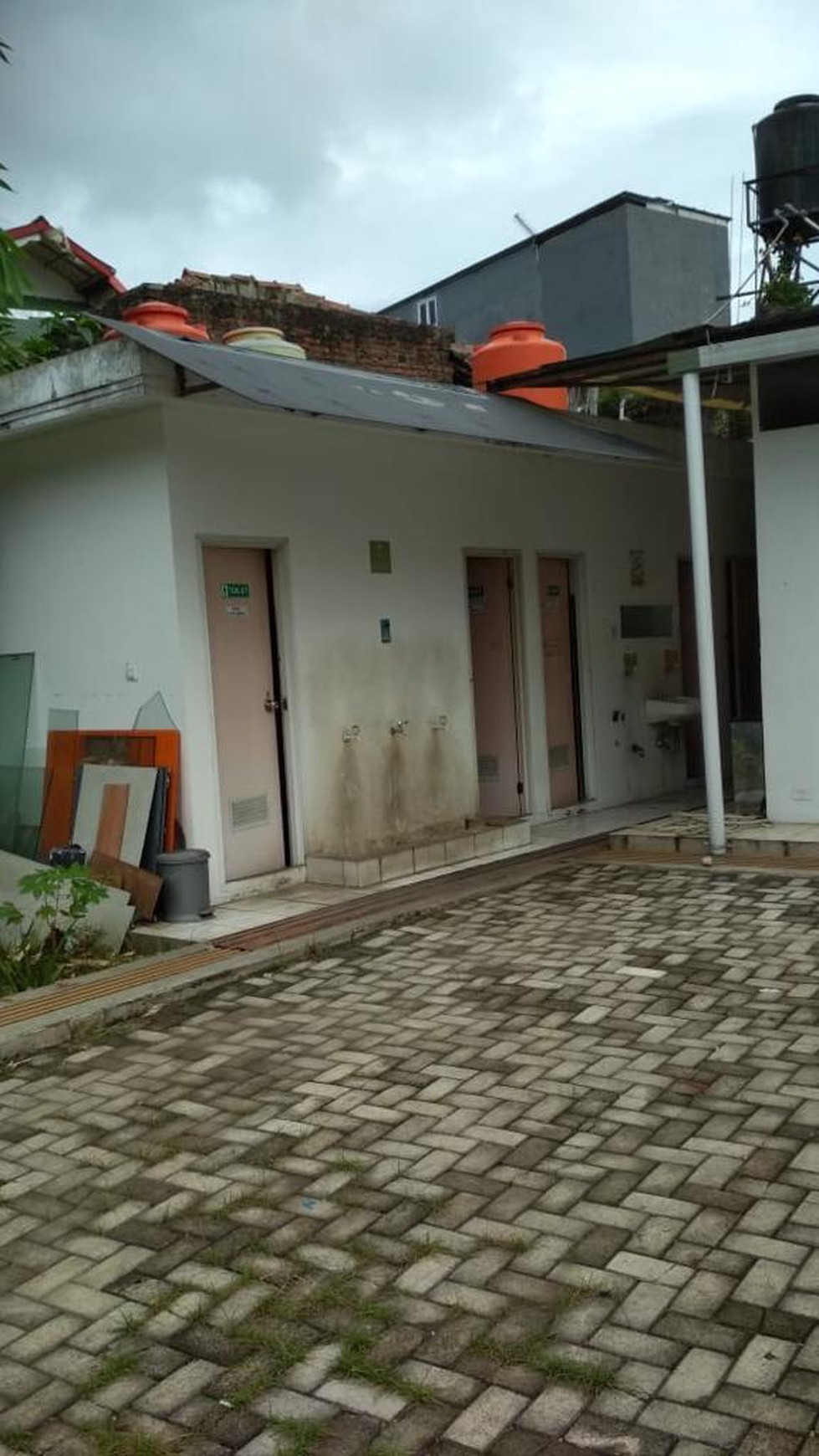Ruang Usaha 2 lantai dekat pintu toll Kopo