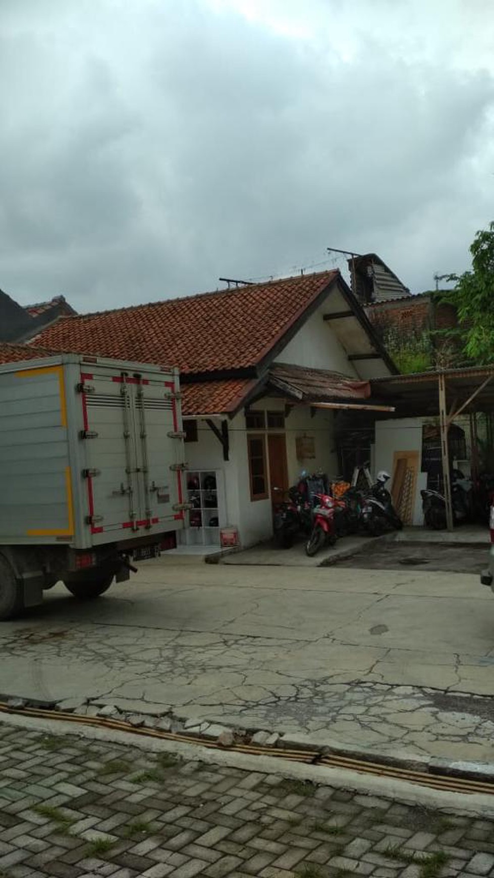 Ruang Usaha 2 lantai dekat pintu toll Kopo