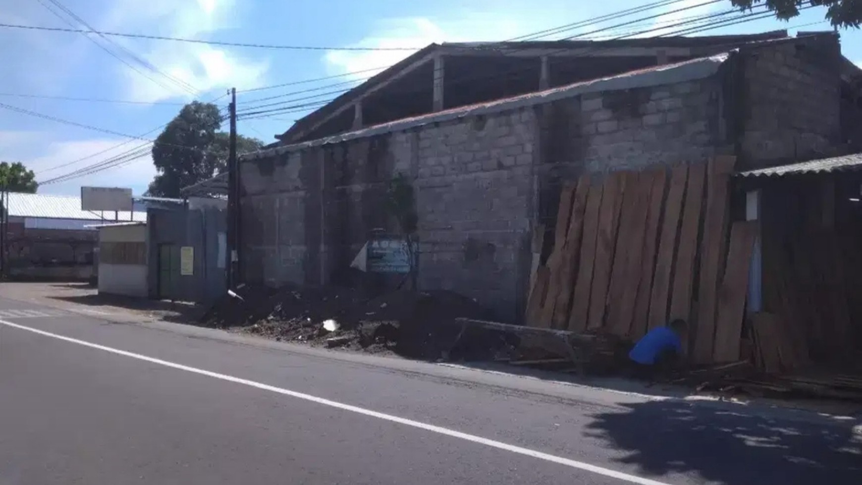 GUDANG CUKUP LUAS, DI JL IMOGIRI BARAT
