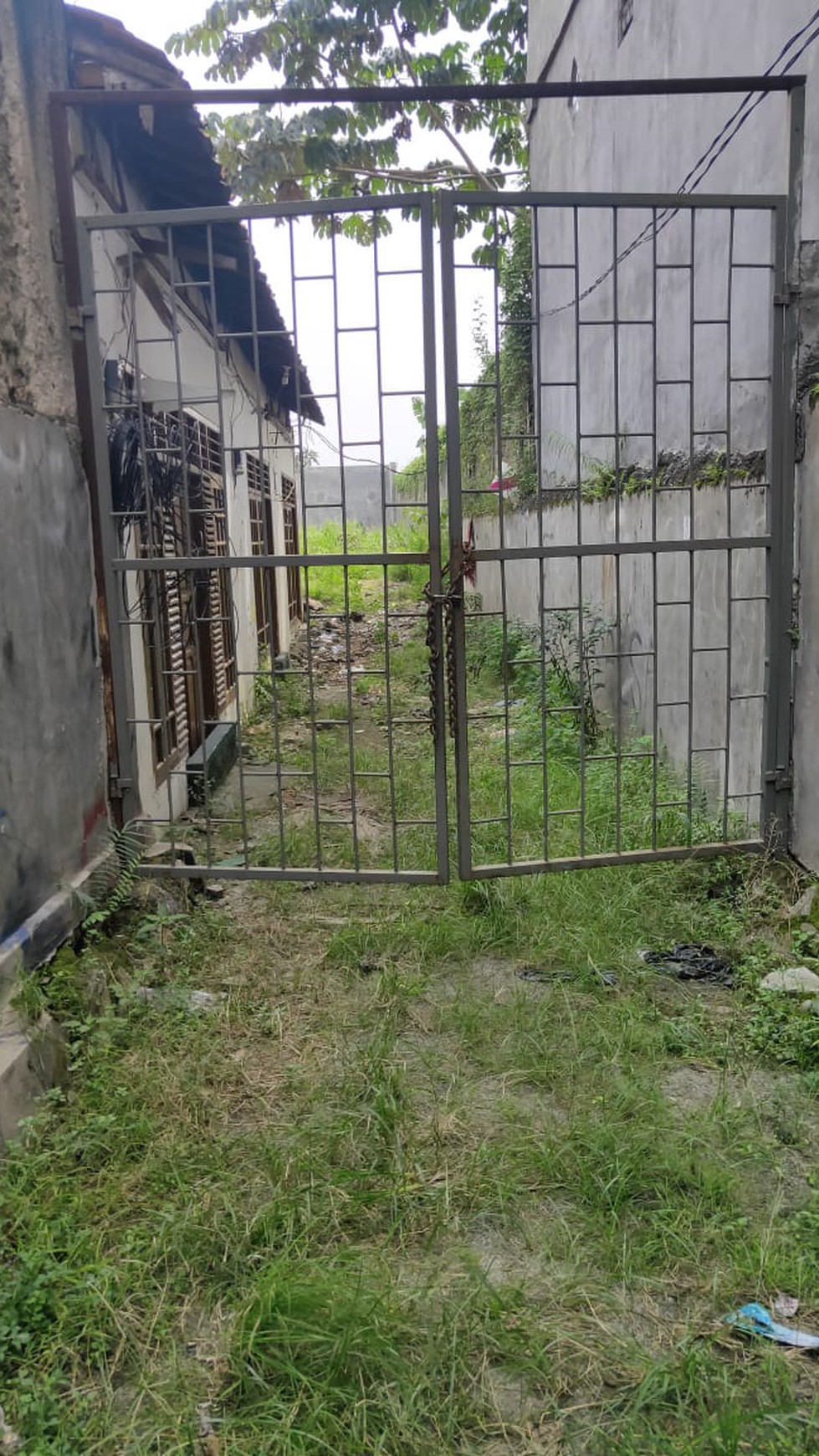 Kavling /Tanah cocok untuk bangun Ruko di Karang Tengah Cileduk