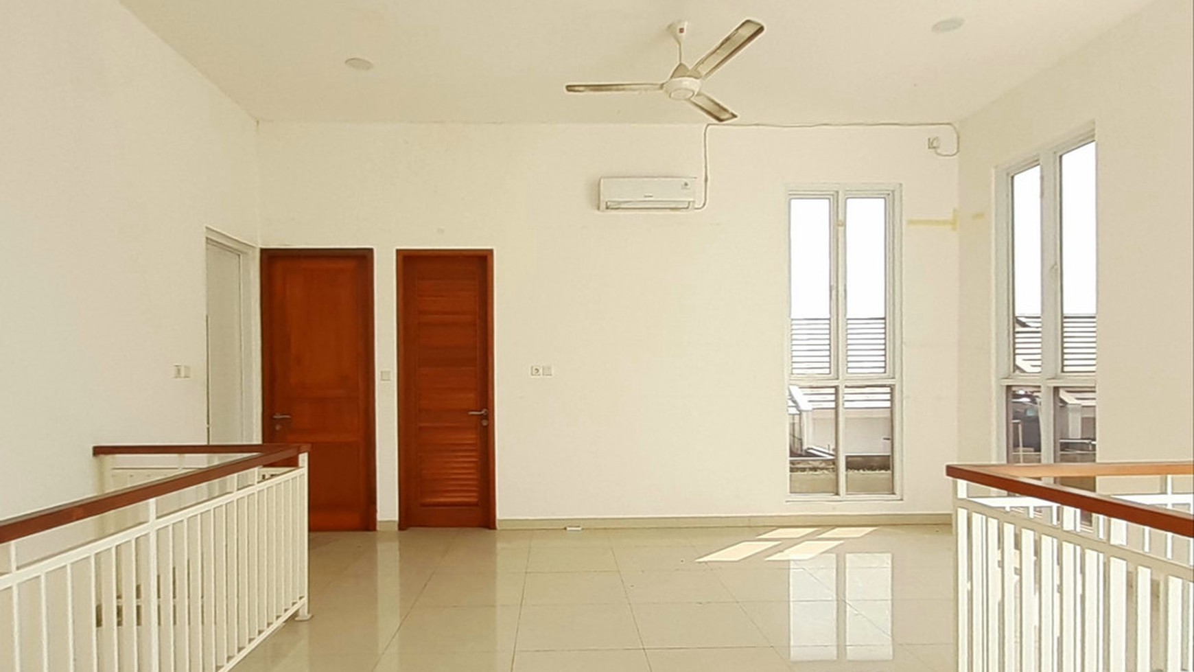 Rumah Cantiq Minimalis Luas 180m Harga 60Jt/Thn nego di Plumeria Residence Bintaro Jaya