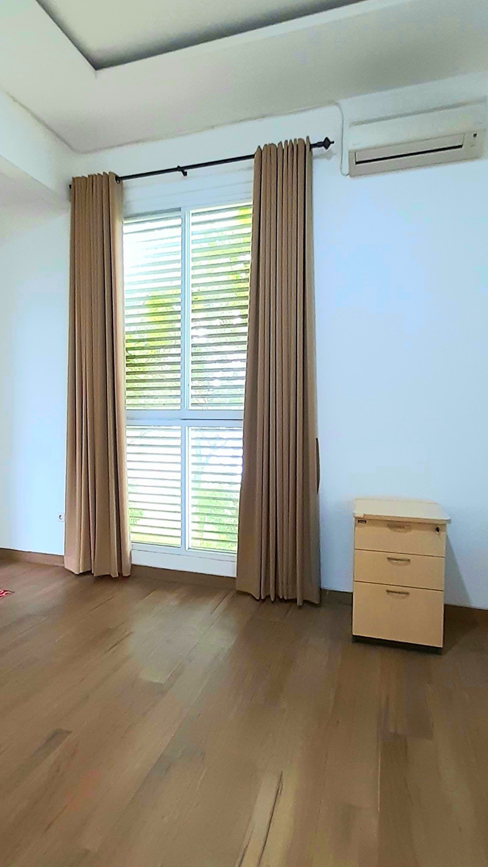 Rumah Cantiq Minimalis Luas 180m Harga 60Jt/Thn nego di Plumeria Residence Bintaro Jaya