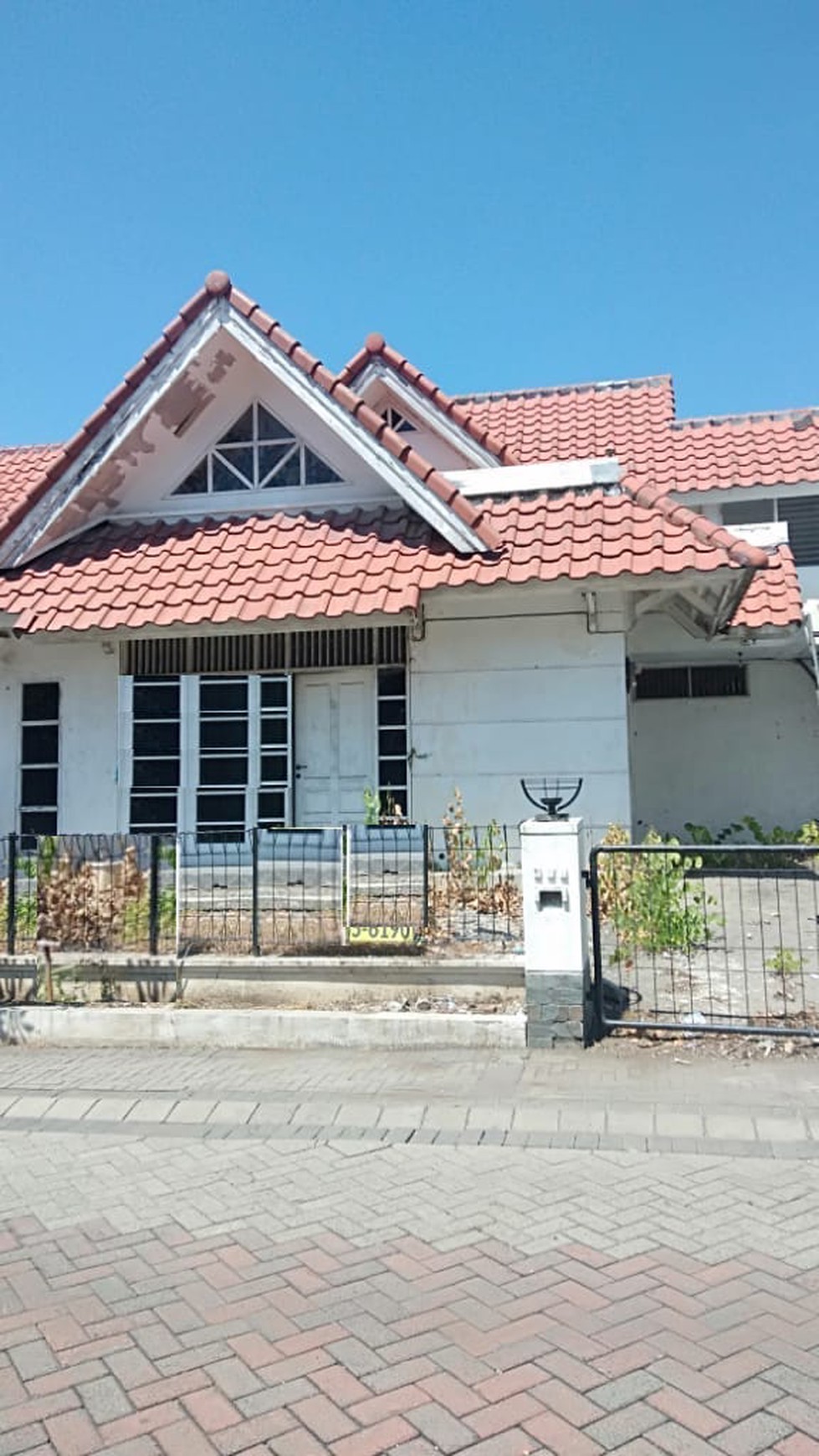 Rumah International Village Citraland Surabaya
