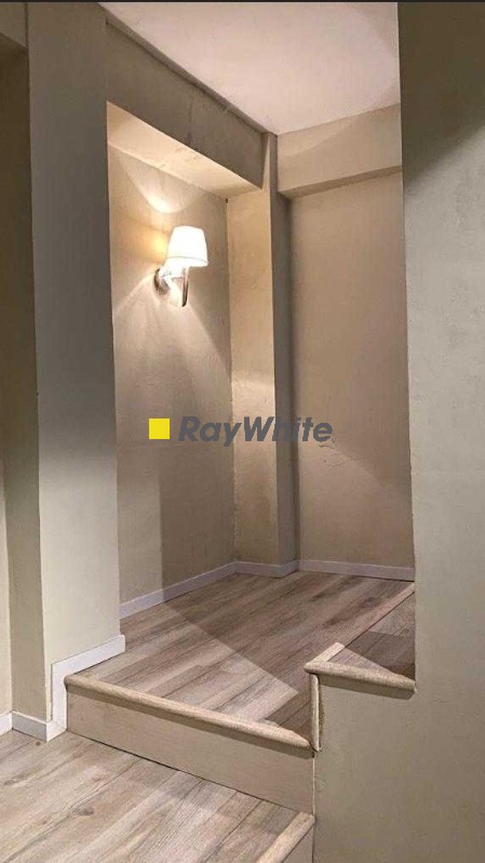 Rumah Cantik 100% baru di Mega Cinere
