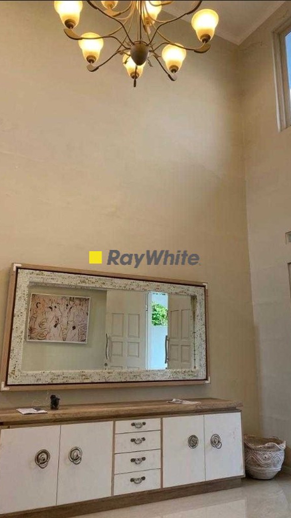 Rumah Cantik 100% baru di Mega Cinere