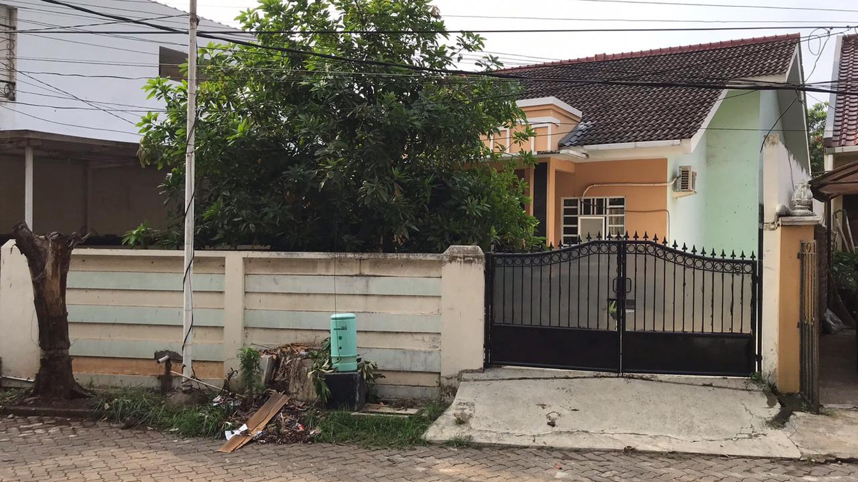 Rumah Taman Bougenville di Pondok Gede