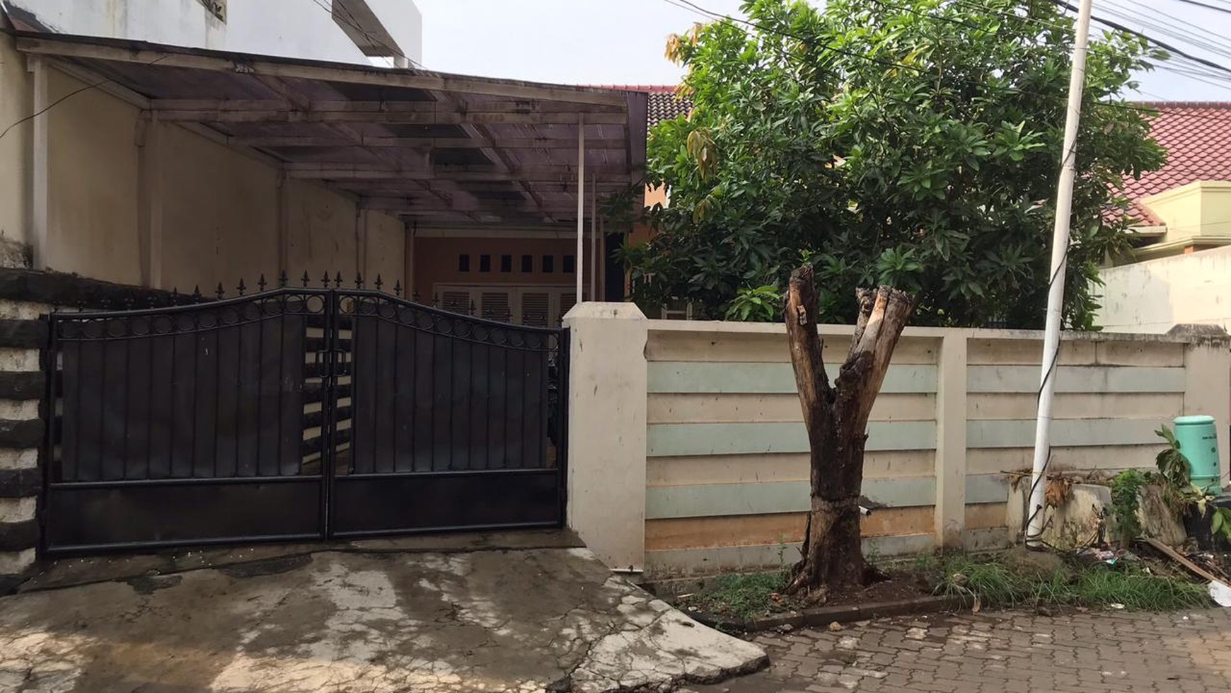 Rumah Taman Bougenville di Pondok Gede