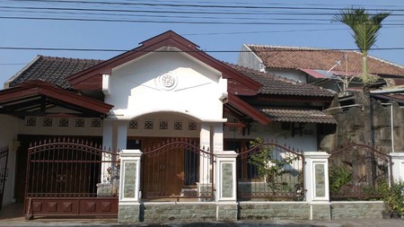 TANAH DAN BANGUNAN DI JL COKROWIJAYAN, GAMPING, SLEMAN