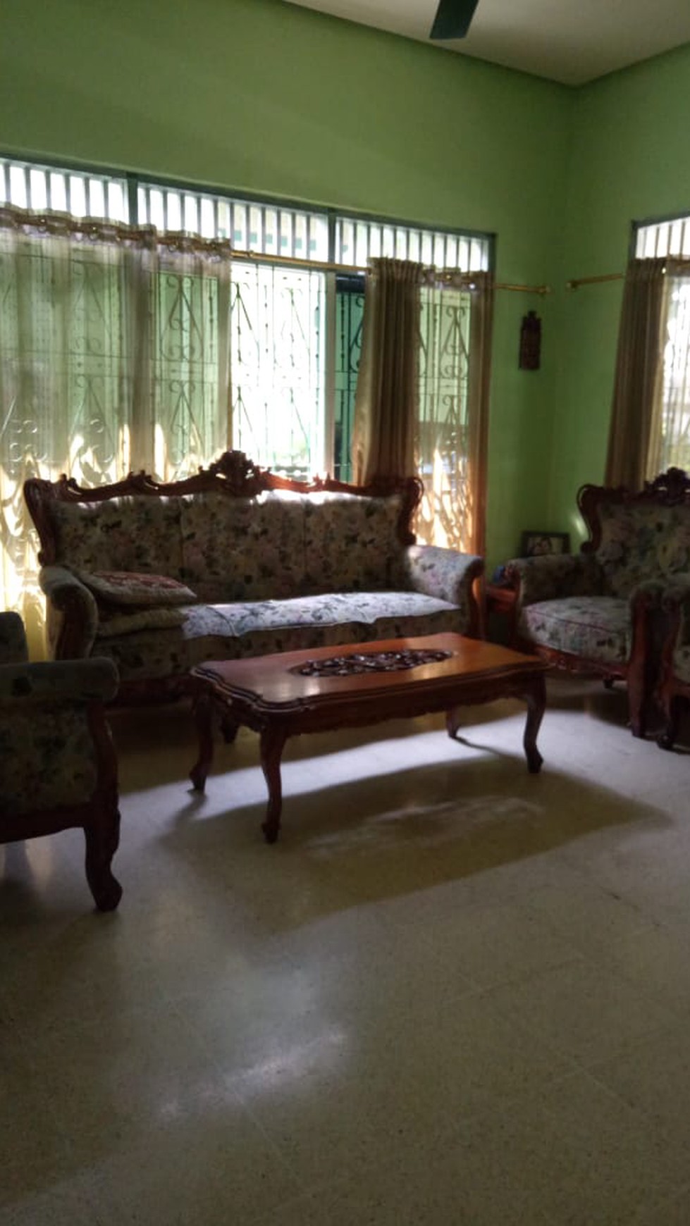 Rumah Klasik, Full Furnish Strategis Jl Melur Dalam, Rawa Badak Utara, Luas  tanah 238m2, bangunan 163m2