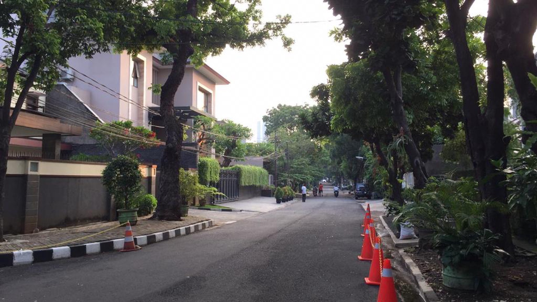 Rumah bagus dan sangat terawat di area elit kebayoran baru di Senopati, Jakarta selatan