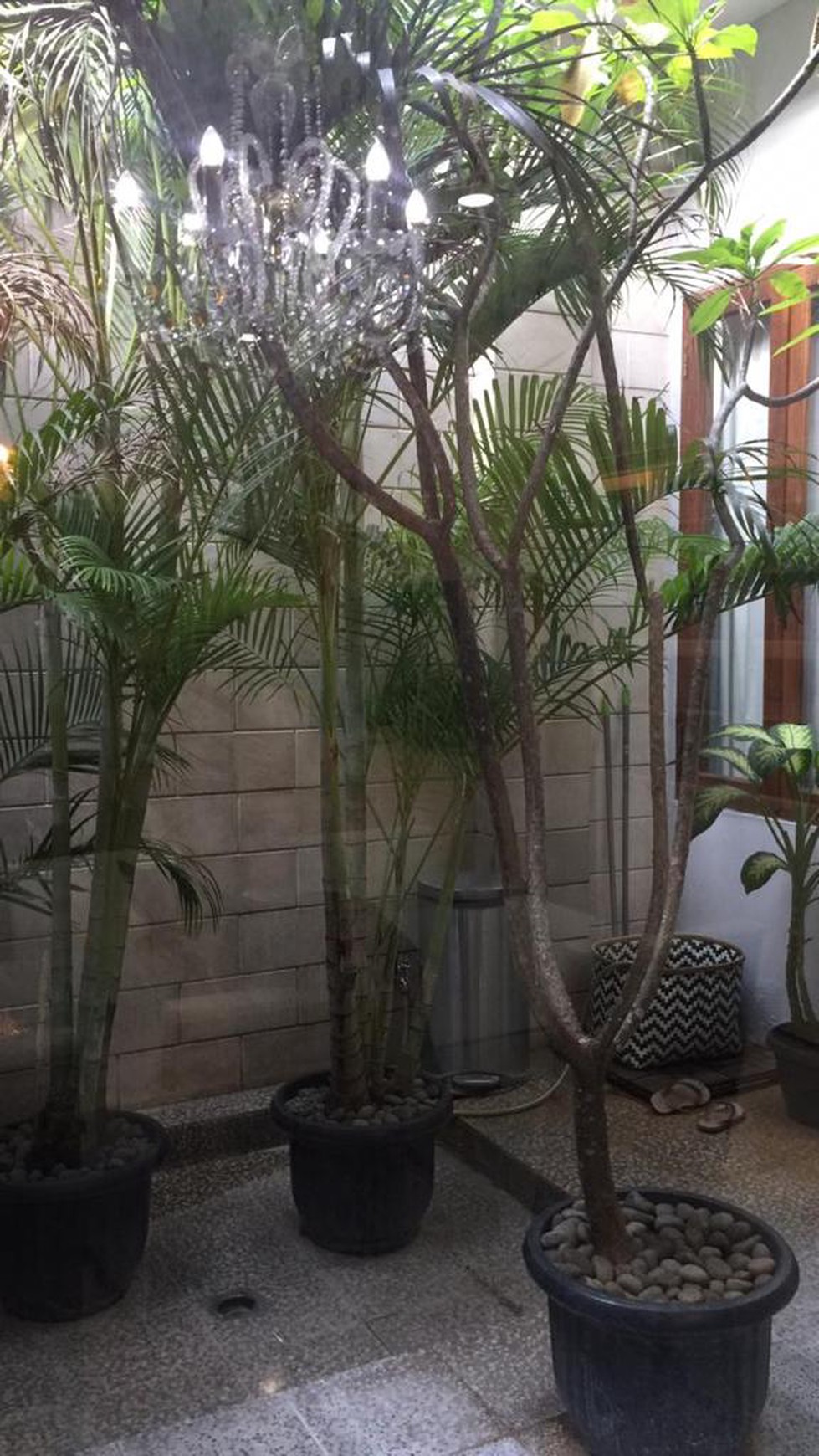 Rumah bagus dan sangat terawat di area elit kebayoran baru di Senopati, Jakarta selatan