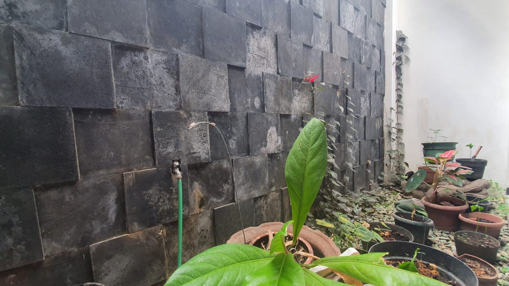 Dijual Rumah Lokasi Strategis Di Pinggir, Jalan Simprug Kebayoran Baru