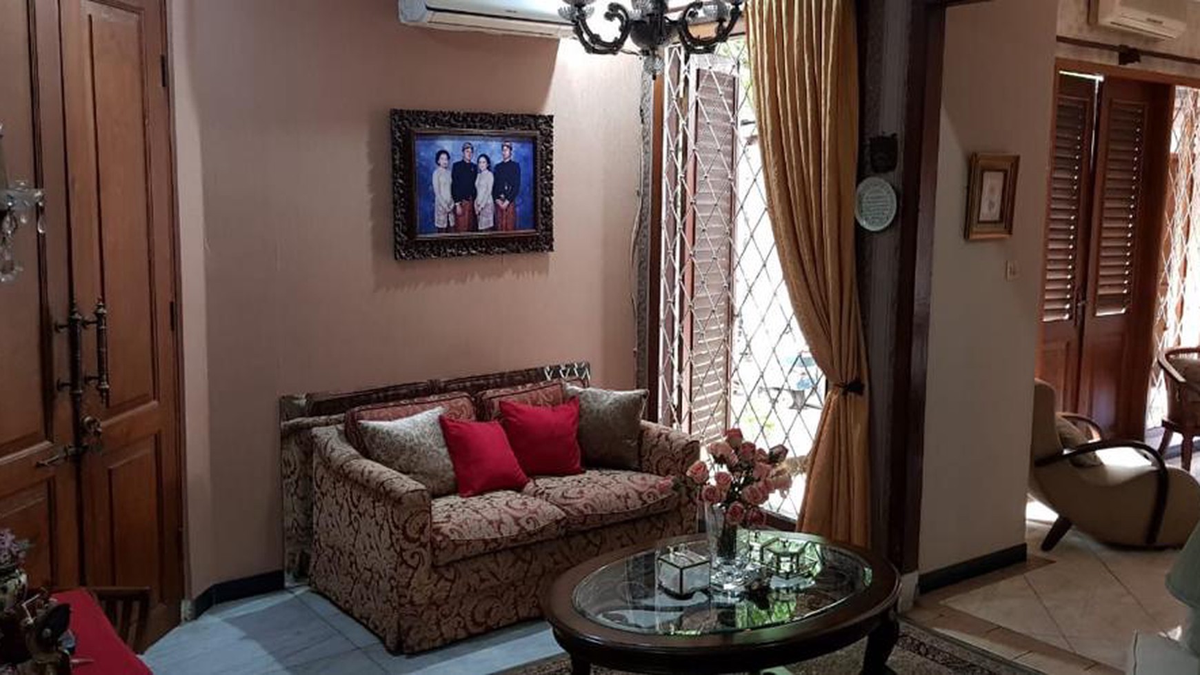 Dijual Rumah Lokasi Strategis Di Pinggir, Jalan Simprug Kebayoran Baru