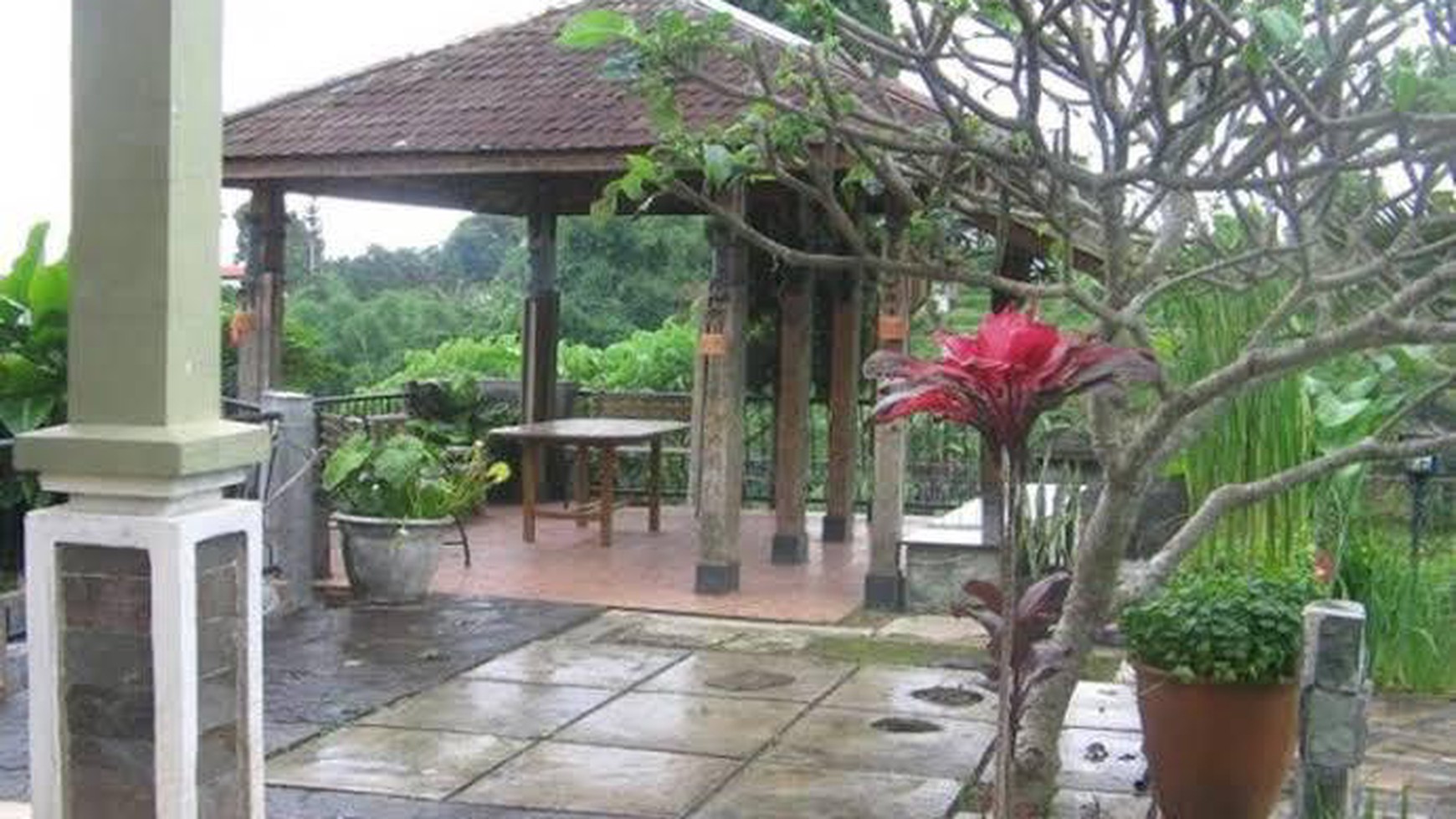 Dijual Villa Cantik Ada Kolam Renang di Ciwaruga Setiabudi Kota Bandung