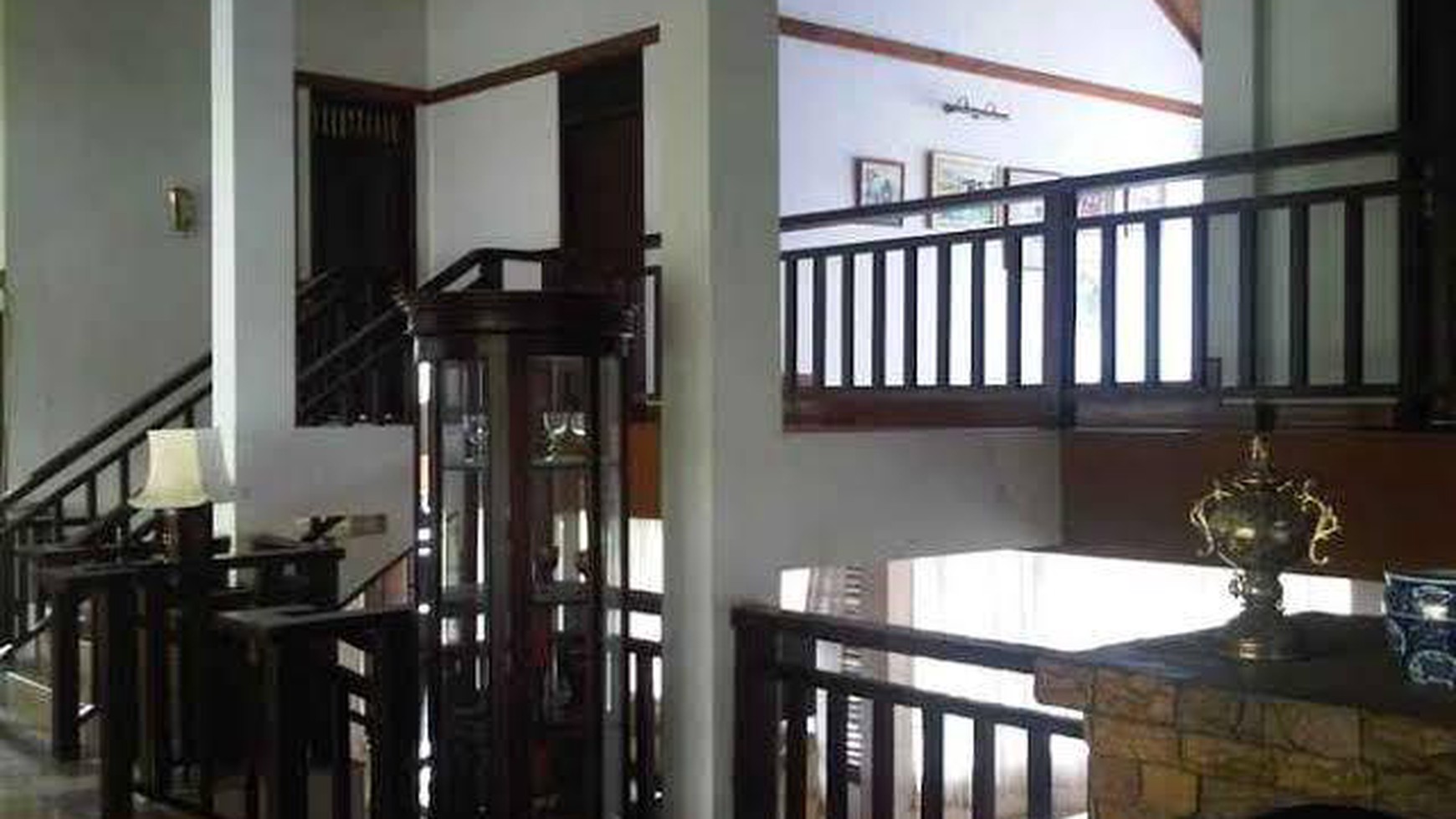 Dijual Villa Cantik Ada Kolam Renang di Ciwaruga Setiabudi Kota Bandung