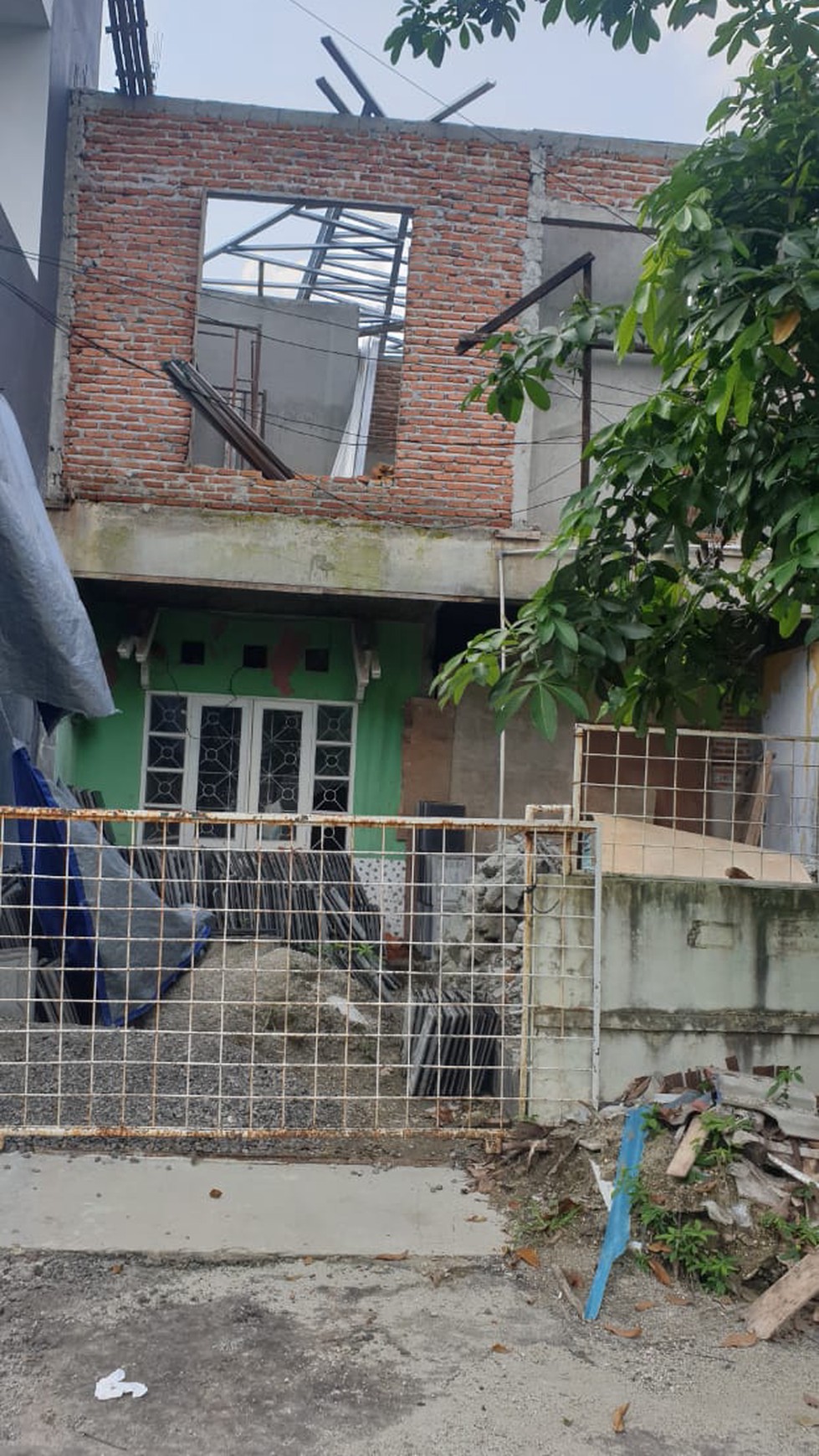 Rumah Bagus Dalam Proses Renovasi di Kawasan Graha Bintaro Jaya