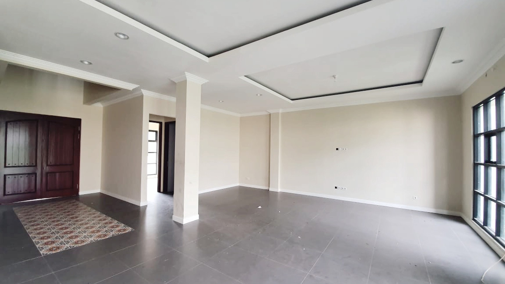 RUMAH UNIK DALAM CLUSTER DI CILANDAK