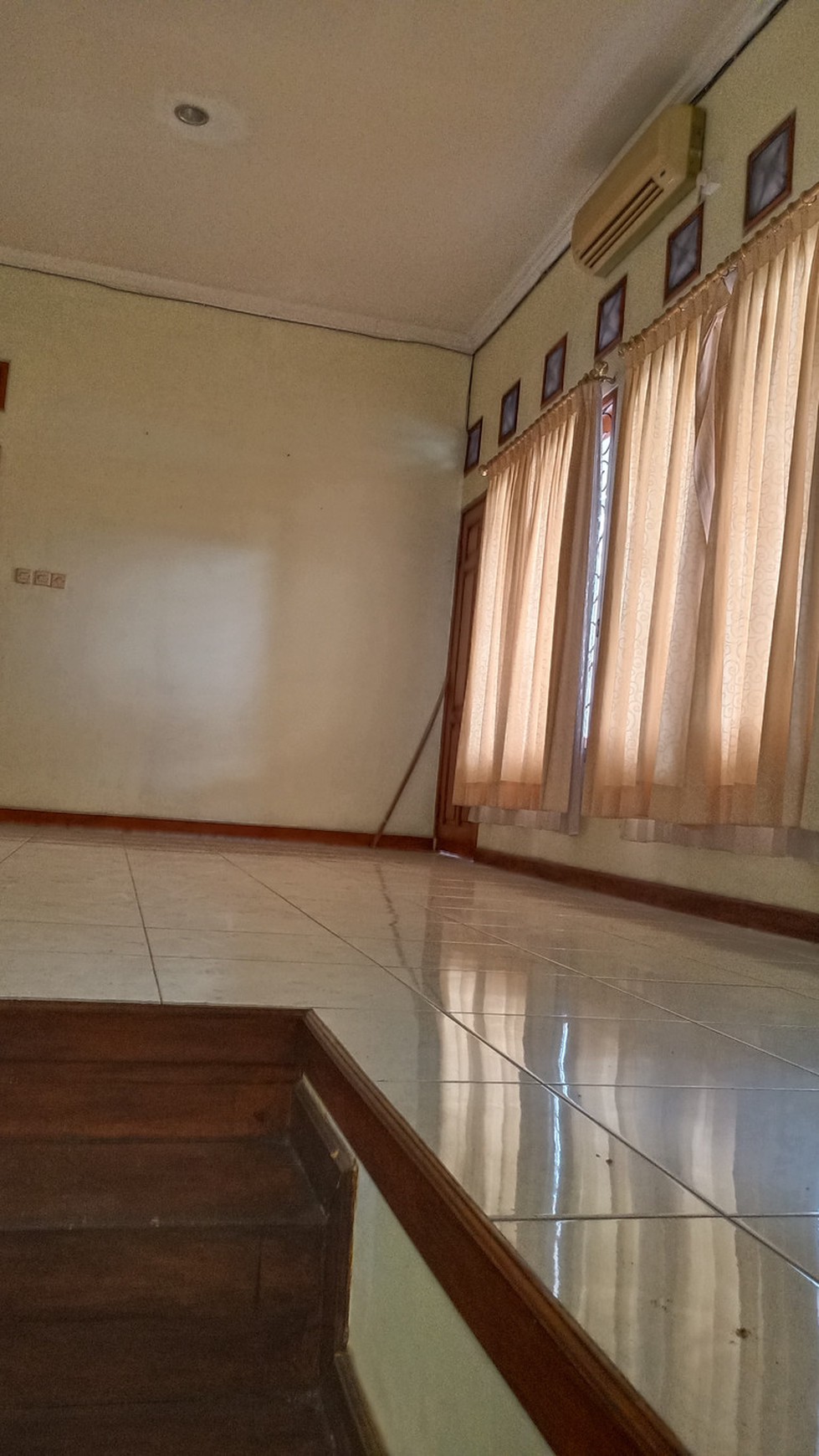 Rumah Cantik di Bukit Cirendeu Tangerang Selatan #NV