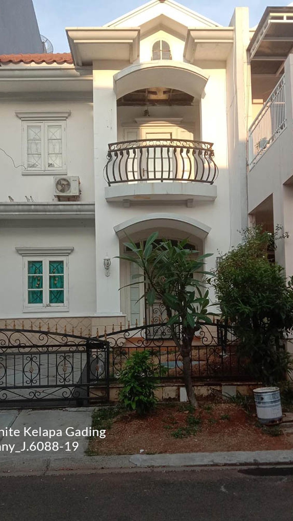 Rumah Pelangi Nila Gading Residence, Luas 6x18m2