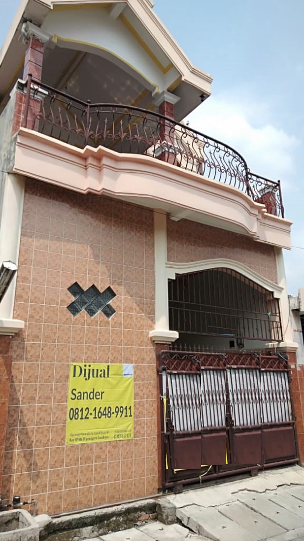 Rumah 2 lantai SHM jalan candi lontar