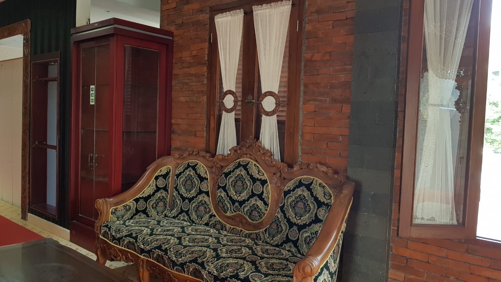 RUMAH CANTIK+FURNISH DI SANGGRAHAN, SEBRANG HARTONO MALL, YOGYAKARTA
