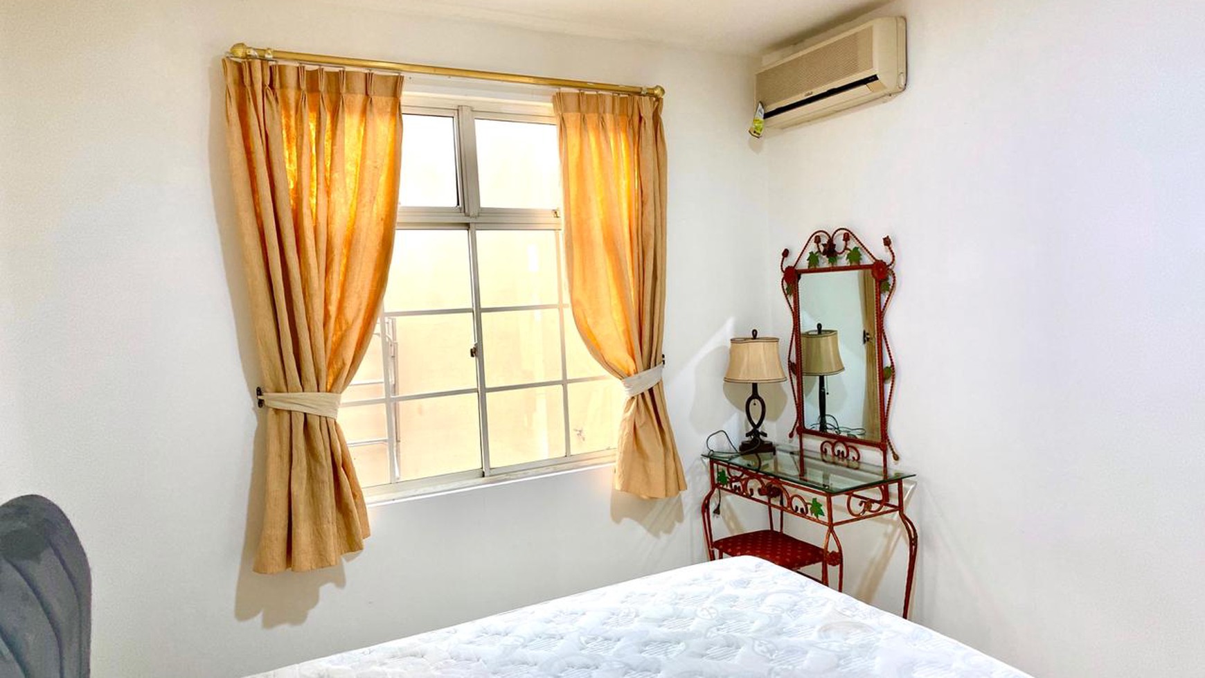 Disewakan townhouse Taman Hijau - Lippo Karawaci Tangerang