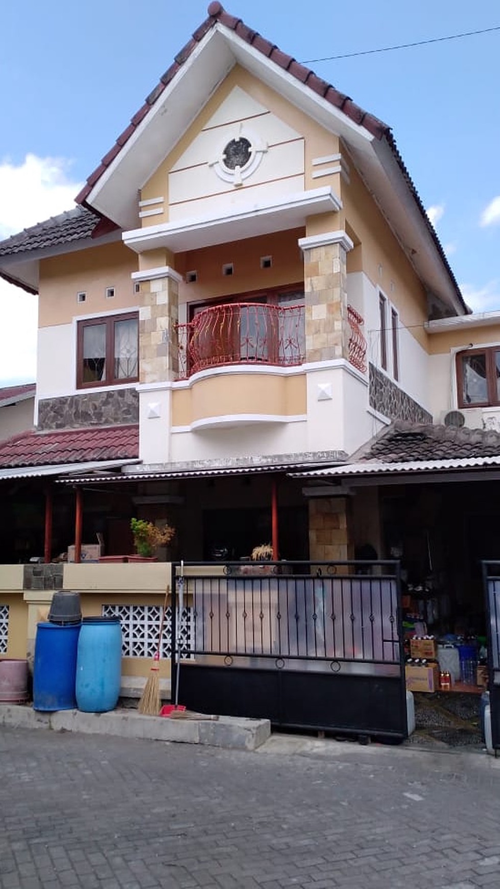RUMAH TINGGAL DI PERUM BIMA KENCANA, BELAKANG POLDA DIY