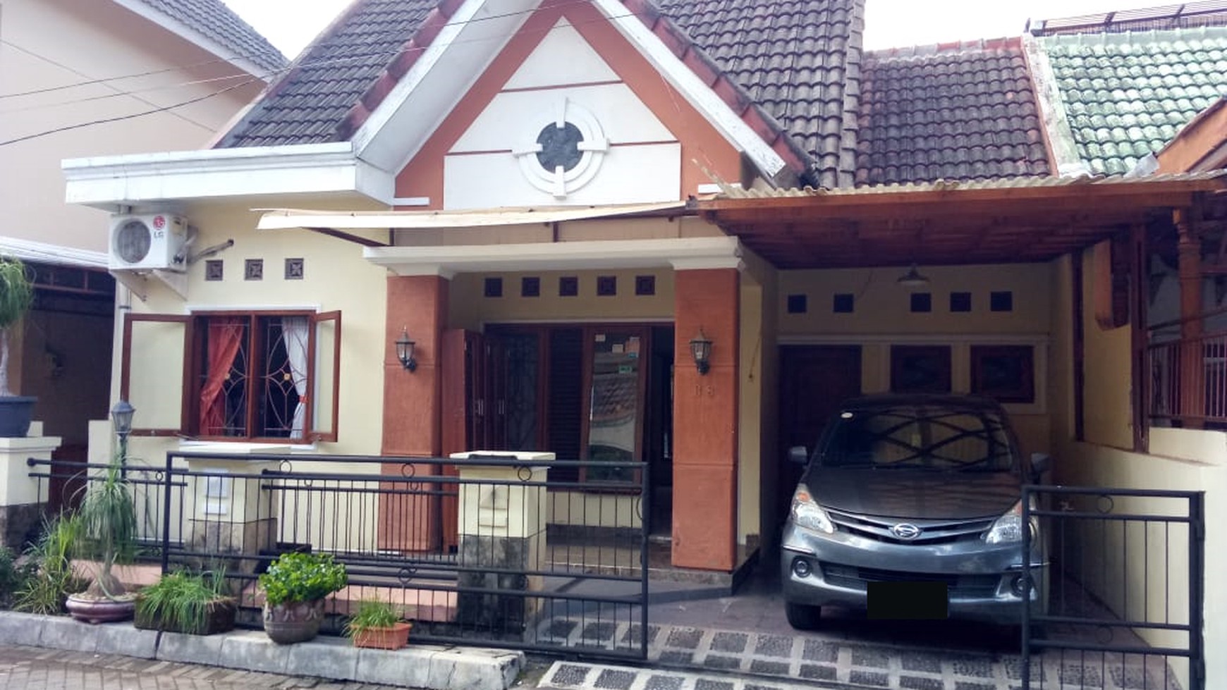 RUMAH  CANTIK SIAP HUNI, DALAM PERUMAHAN, BELAKANG POLDA DIY
