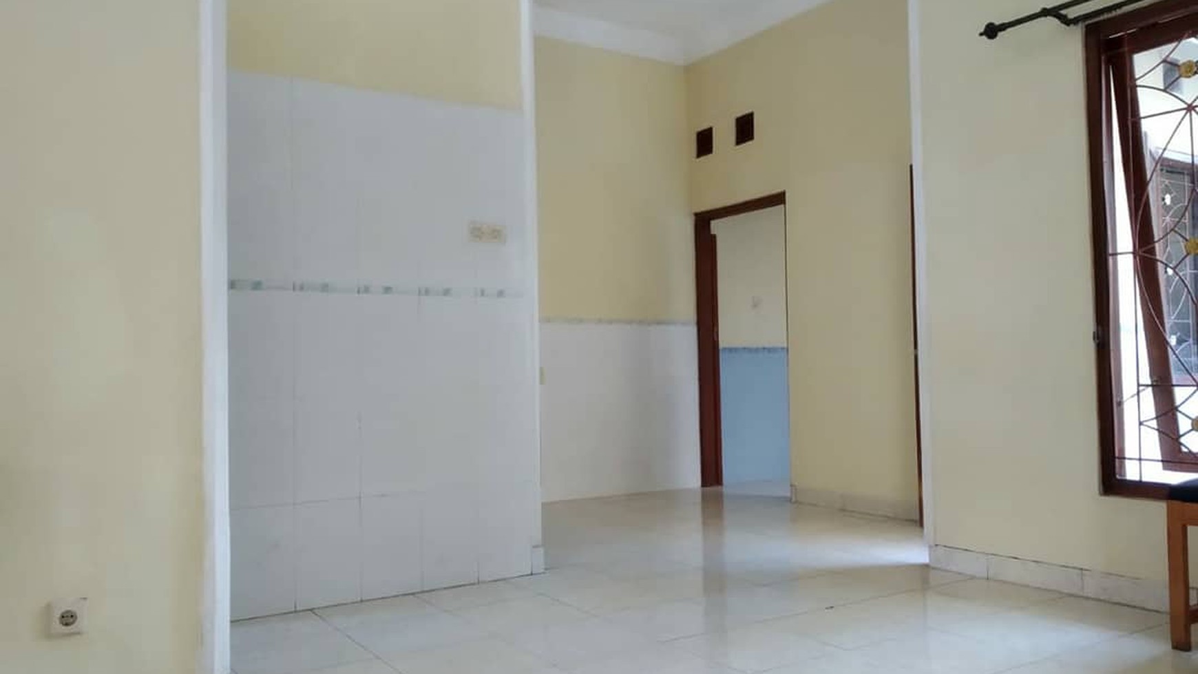 RUMAH  CANTIK SIAP HUNI, DALAM PERUMAHAN, BELAKANG POLDA DIY