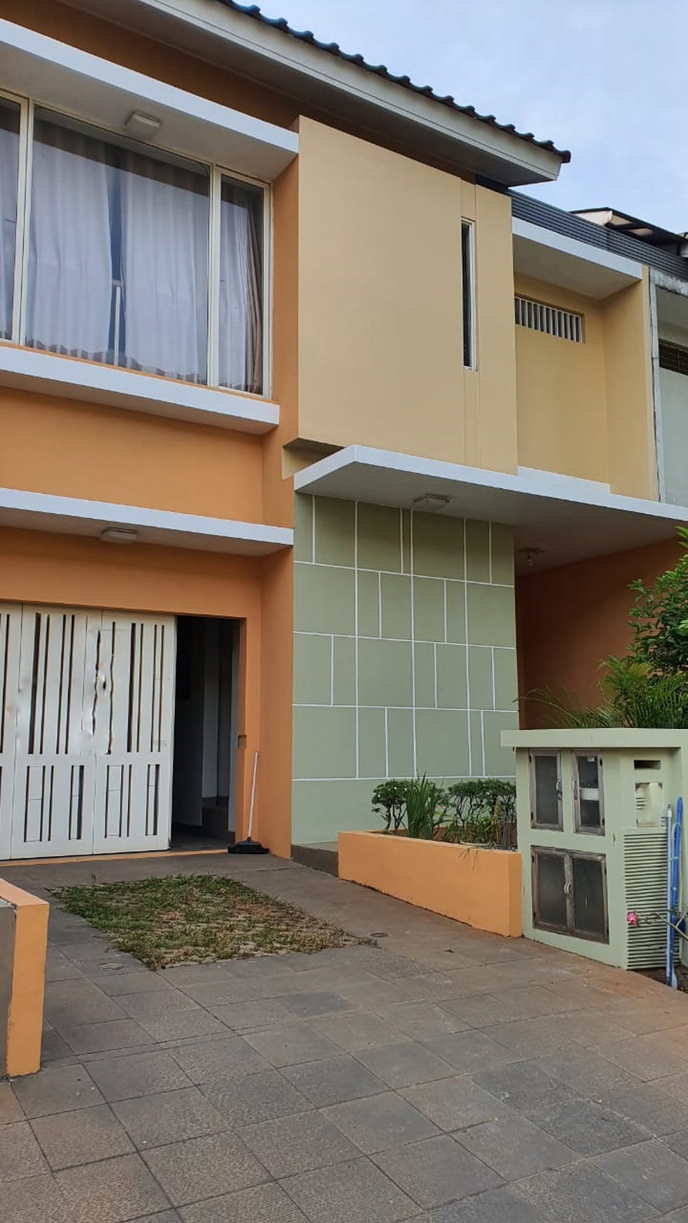 Rumah Sewa siap Huni di Cluster Kebayoran Village, Bintaro