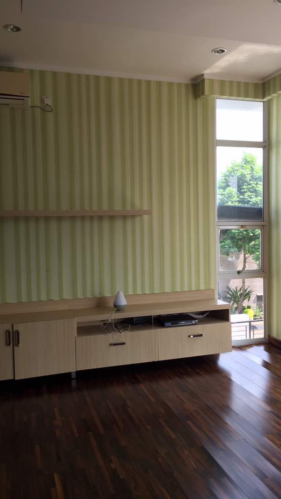 HoT SALE !!! Rumah Siap Huni, Bagus dan Strategis @Kebayoran View, Bintaro